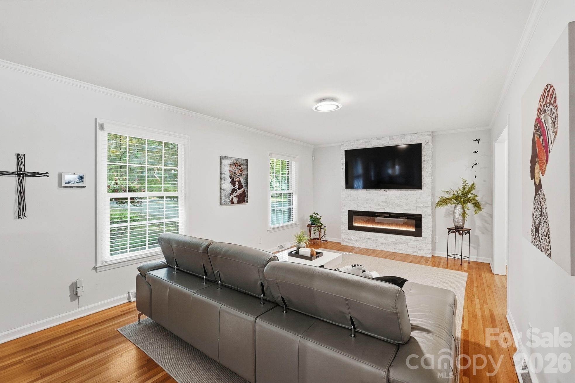 4515 Easthaven Drive Property Photo 4