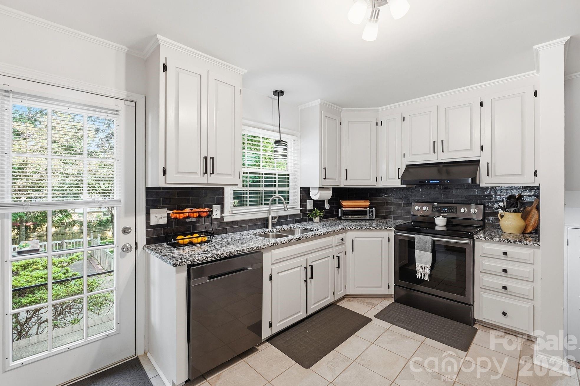 4515 Easthaven Drive Property Photo 12