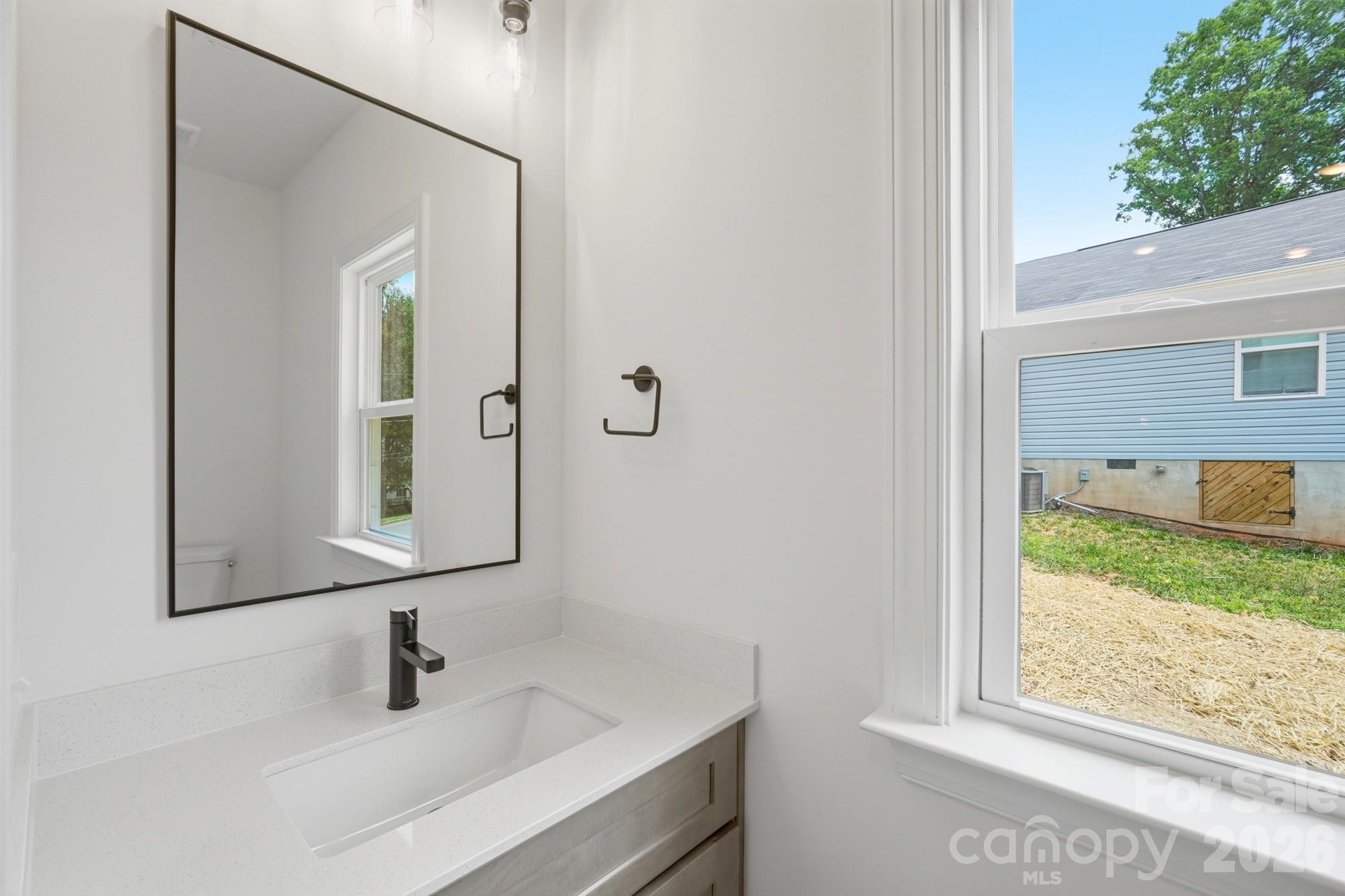 210 8th Avenue Drive Property Photo 7