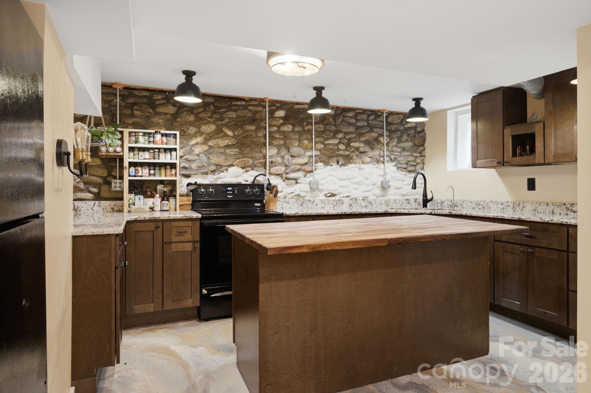 108 Patton Avenue Property Photo 21