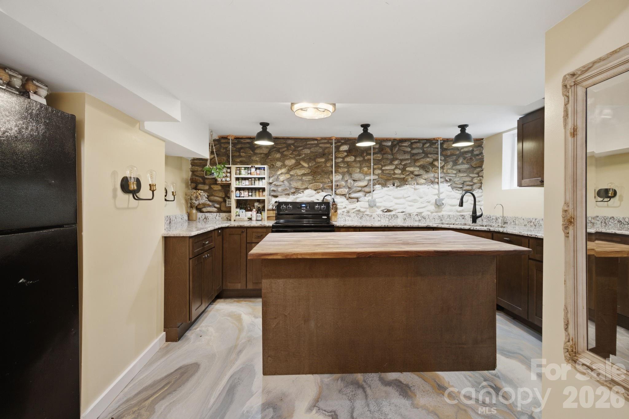 108 Patton Avenue Property Photo 22
