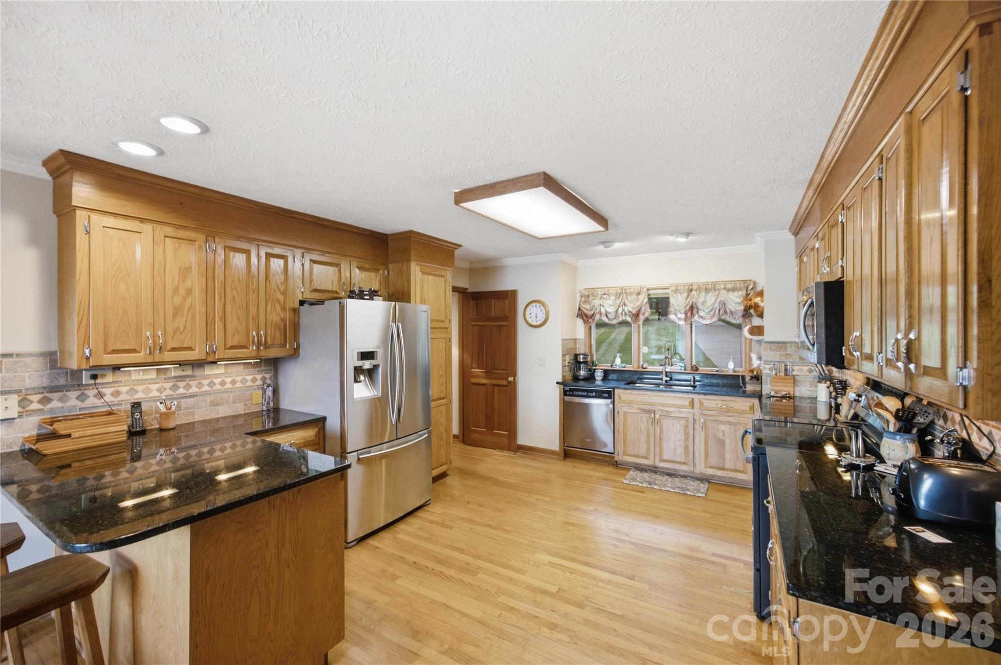 2216 Holly Lane Property Photo 9