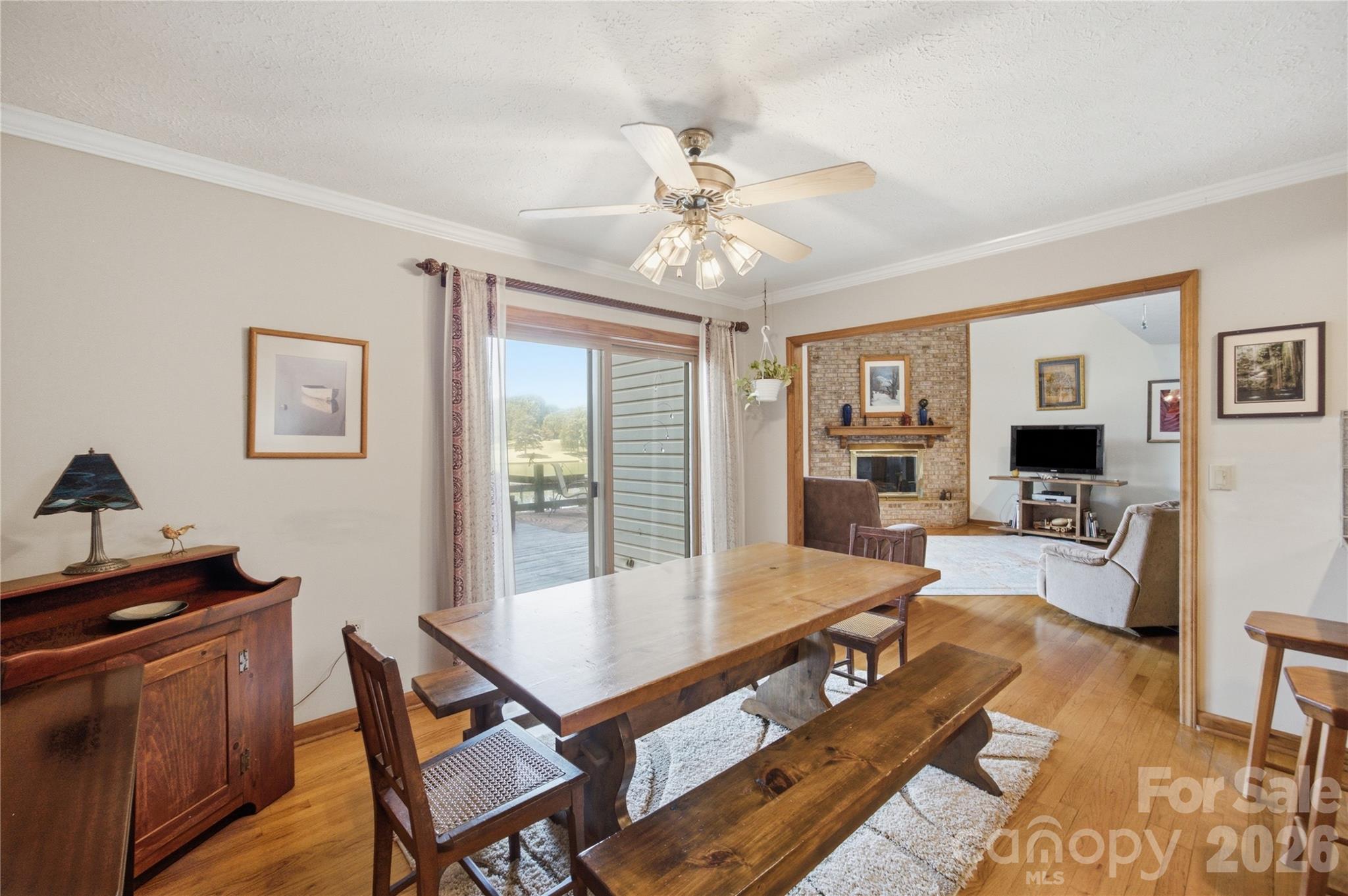2216 Holly Lane Property Photo 11