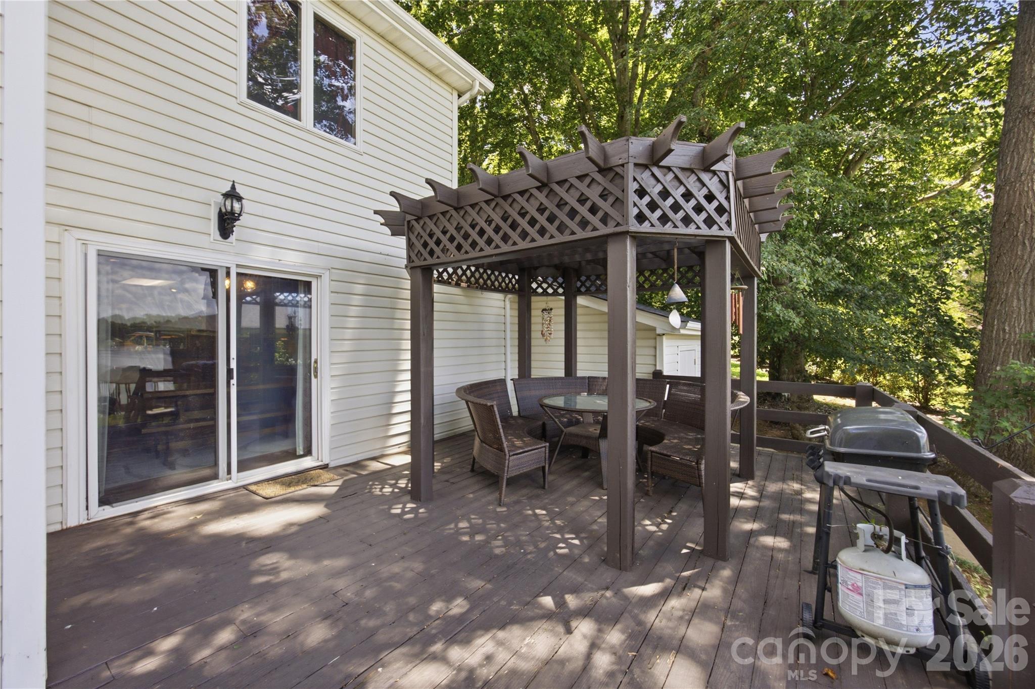 2216 Holly Lane Property Photo 21