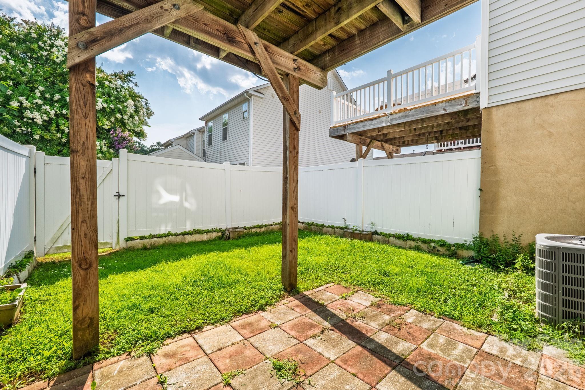 11018 Garden Oaks Lane Property Photo 27