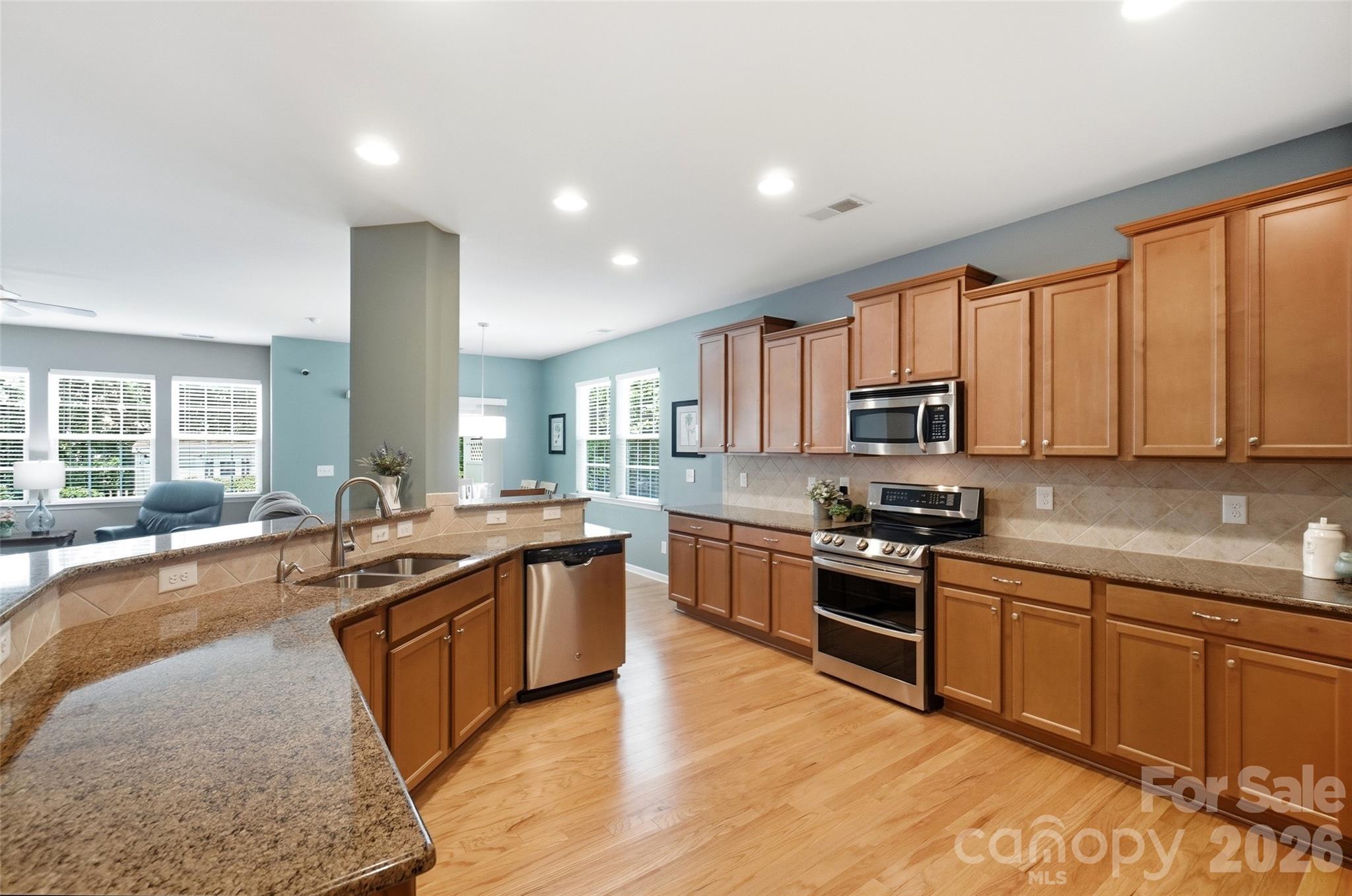 3715 Franklin Meadows Drive Property Photo 4