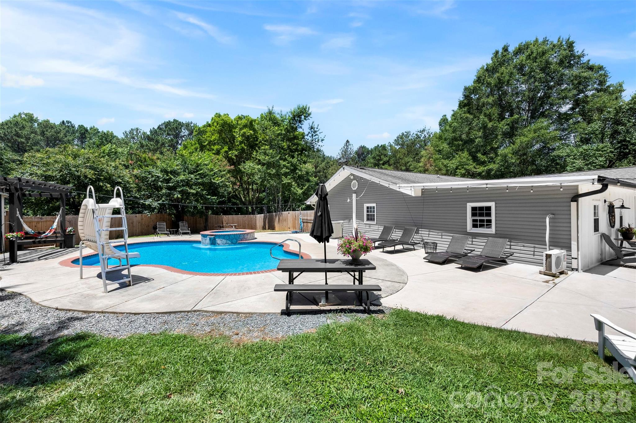 6309 Landsford Road Property Photo 5