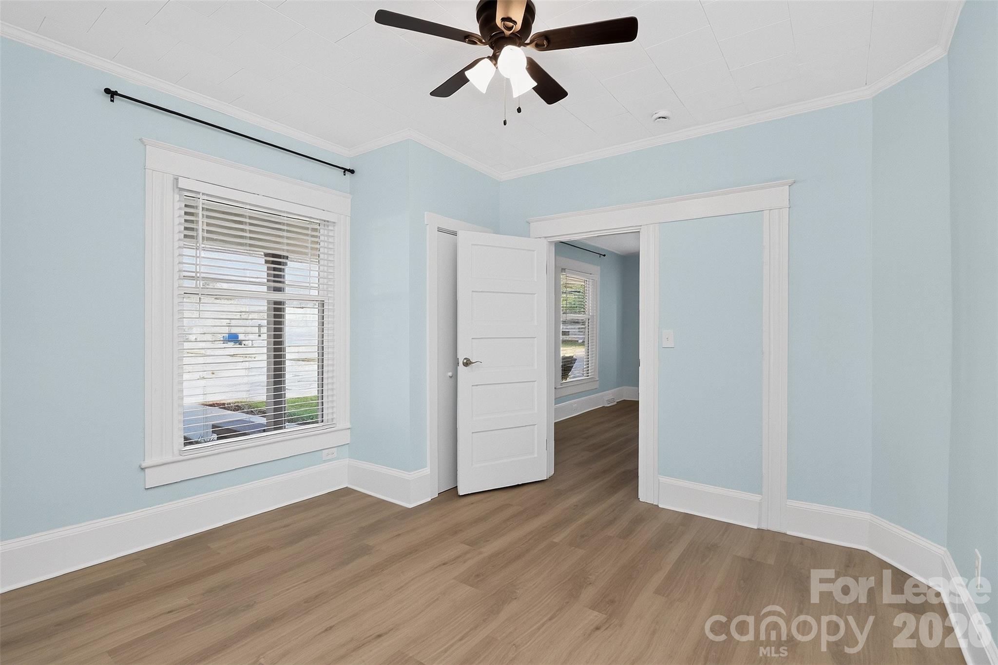 204 E Mcneely Avenue Property Photo 8