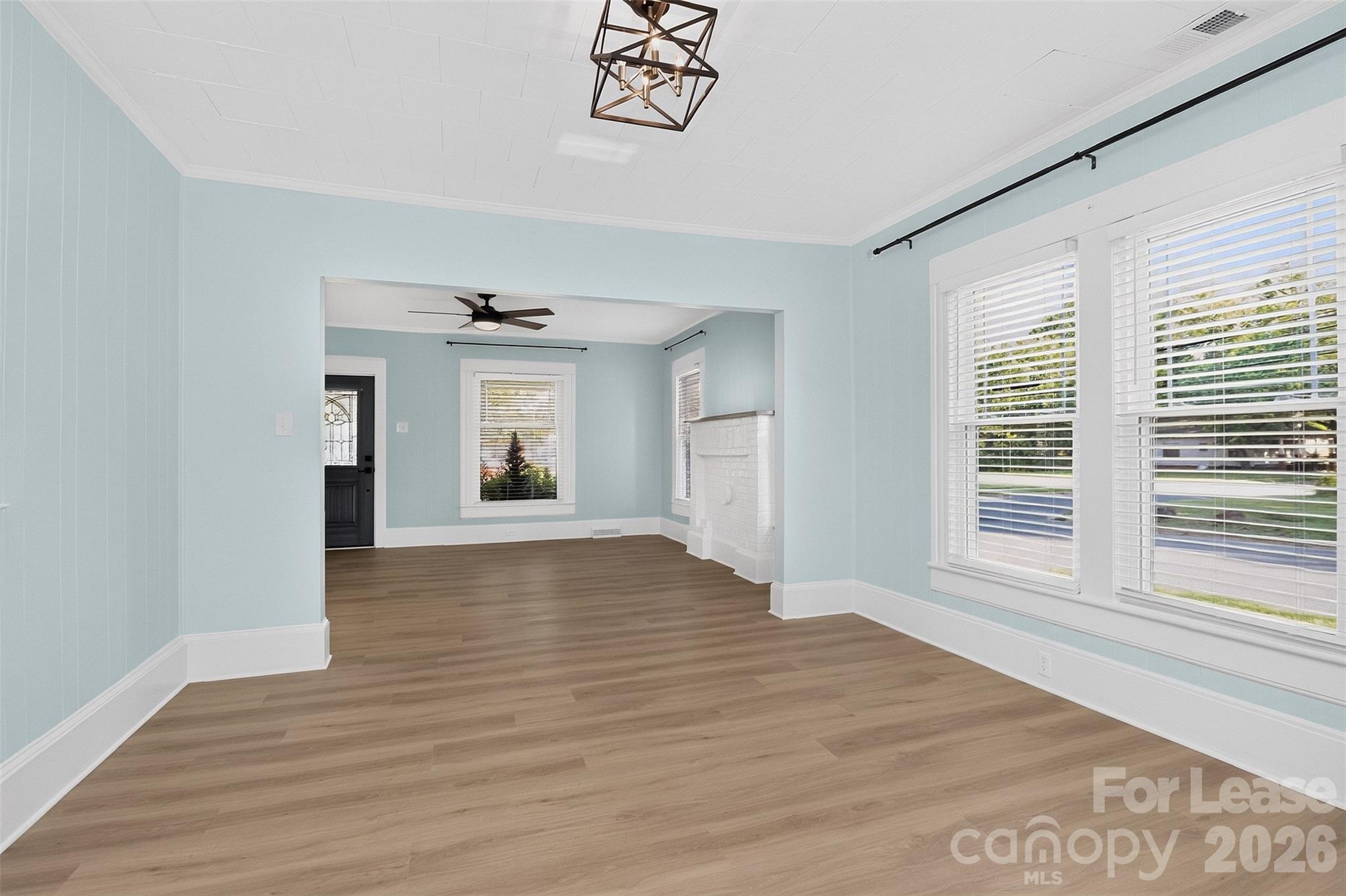 204 E Mcneely Avenue Property Photo 11