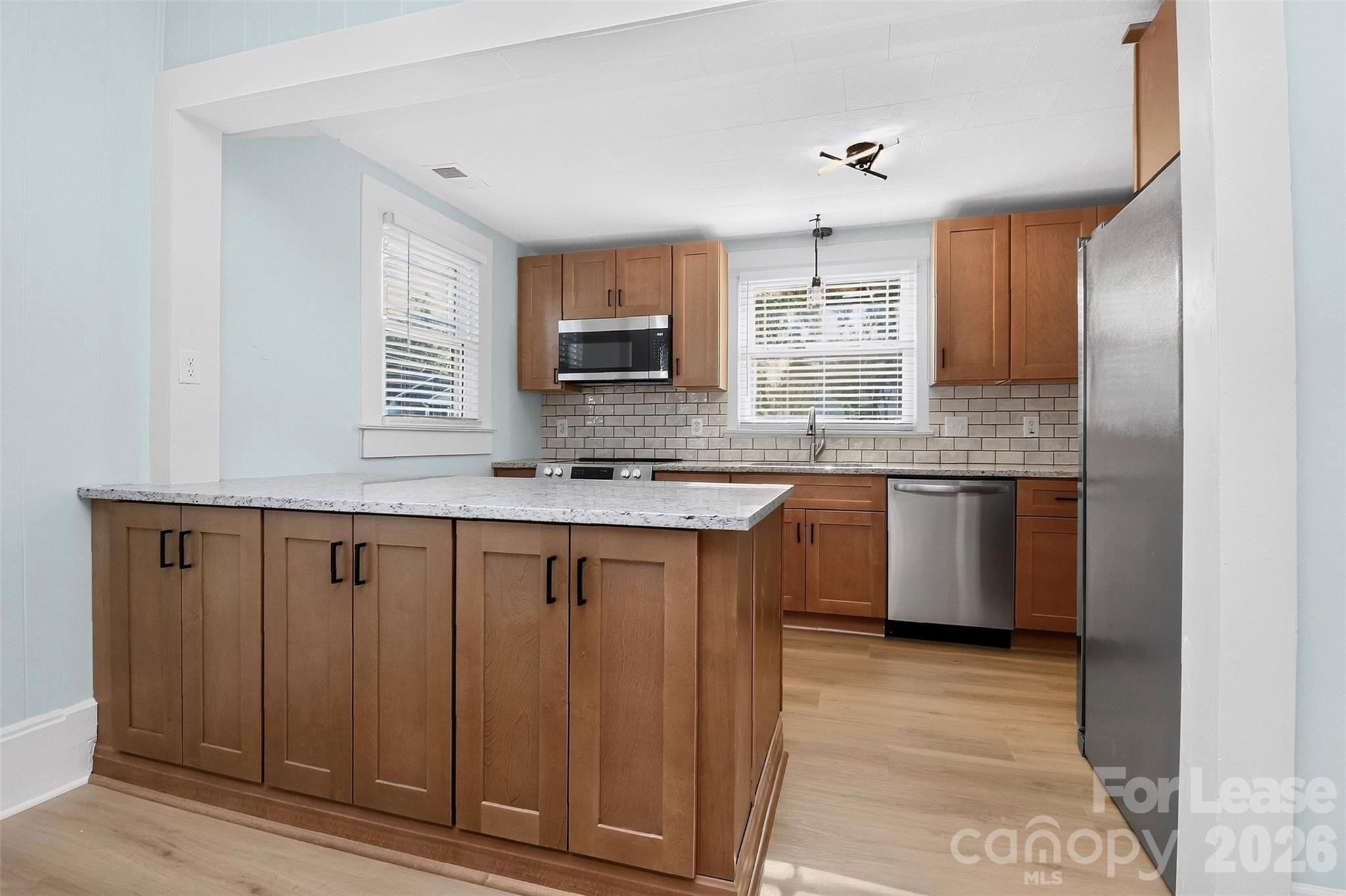 204 E Mcneely Avenue Property Photo 12