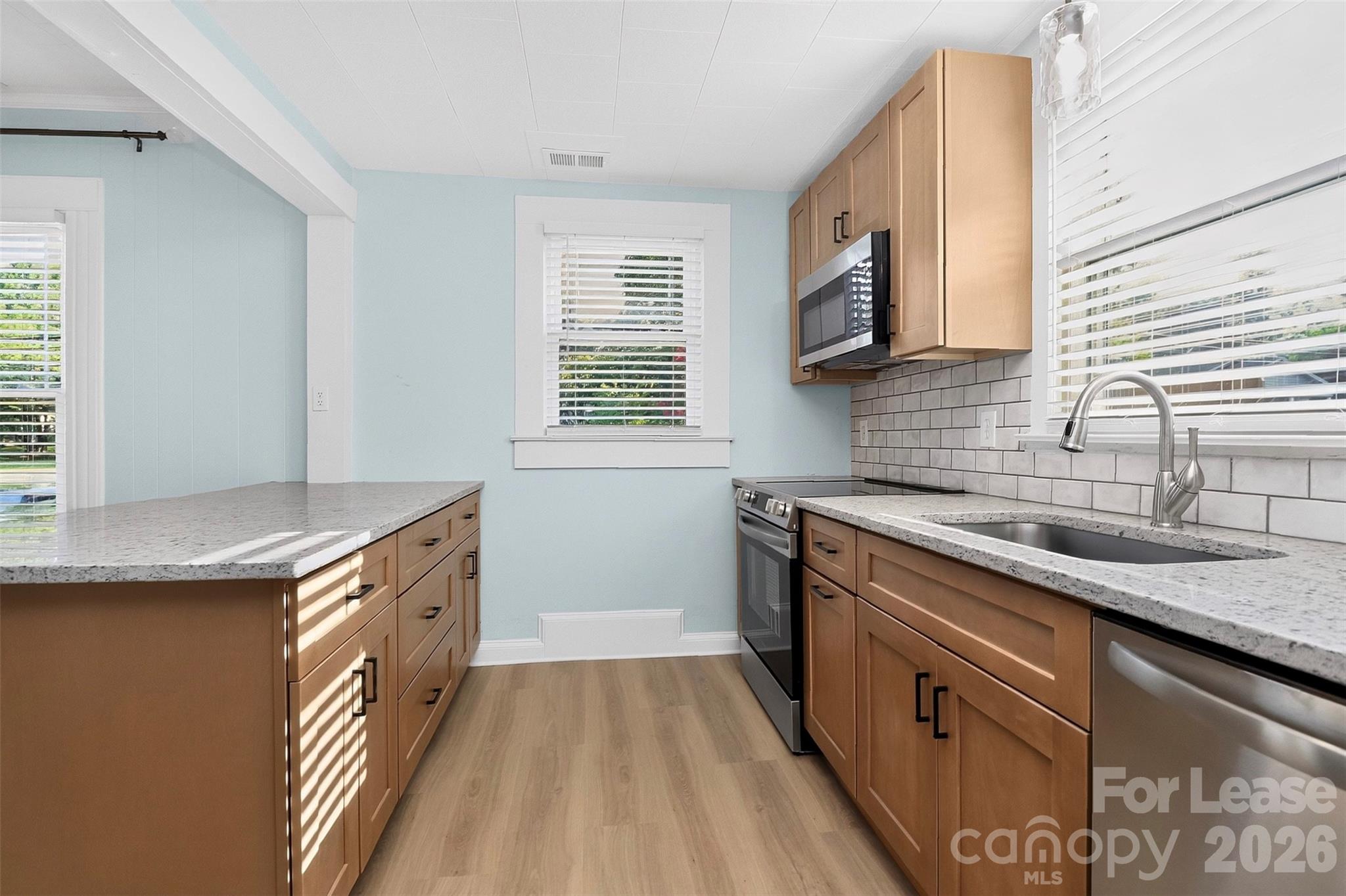 204 E Mcneely Avenue Property Photo 13