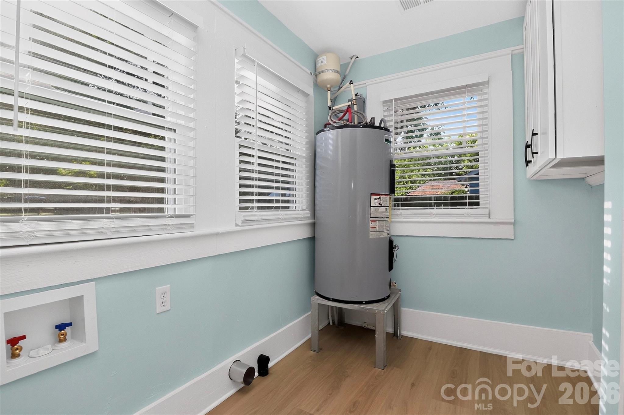 204 E Mcneely Avenue Property Photo 17
