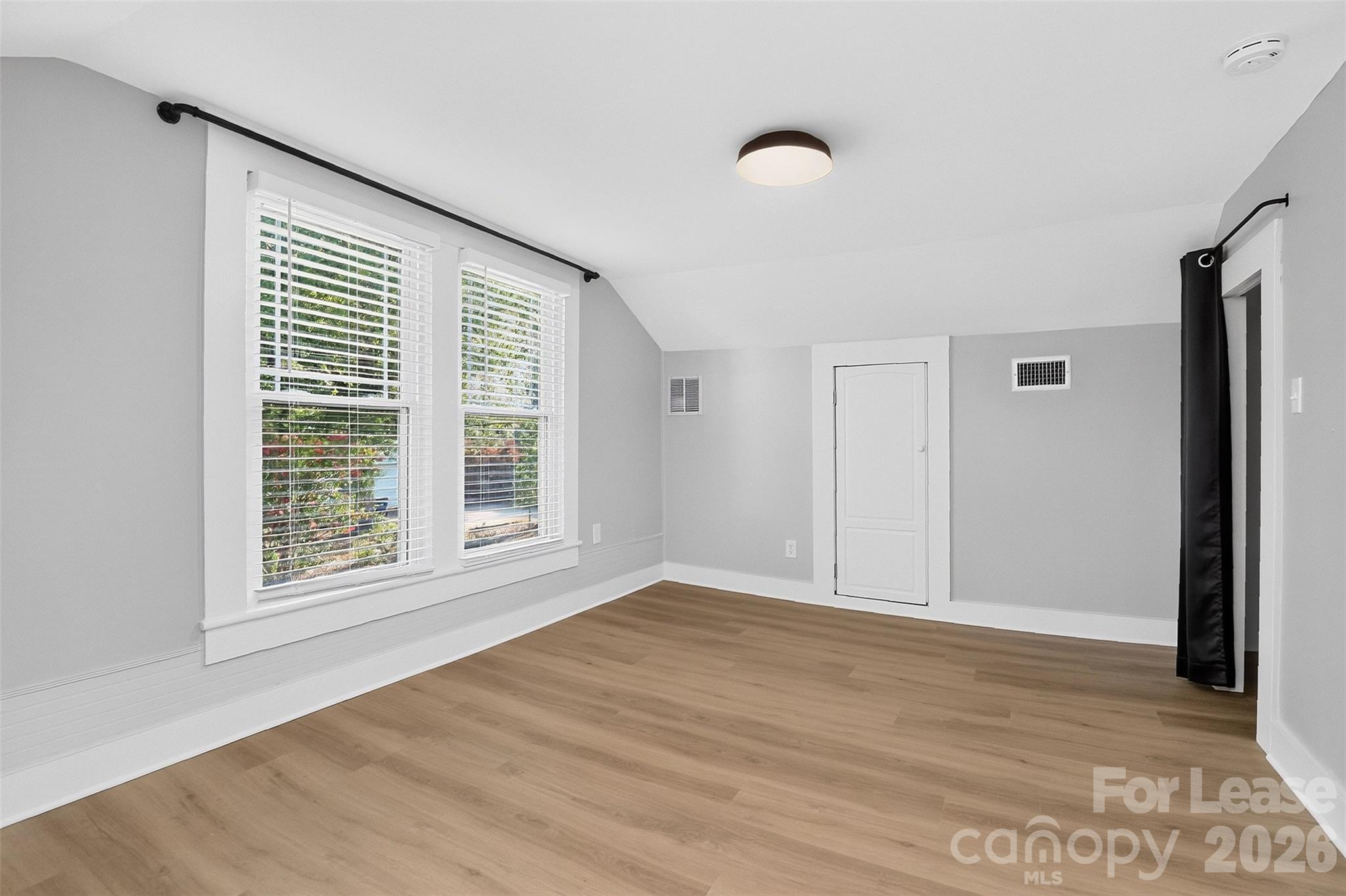 204 E Mcneely Avenue Property Photo 22