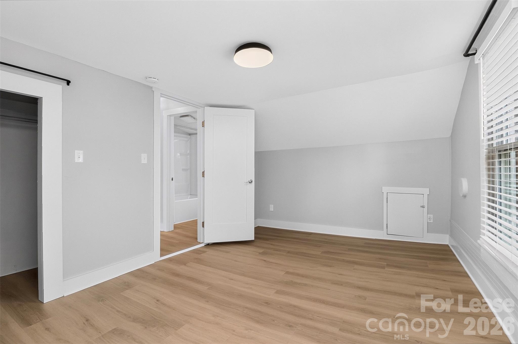 204 E Mcneely Avenue Property Photo 23
