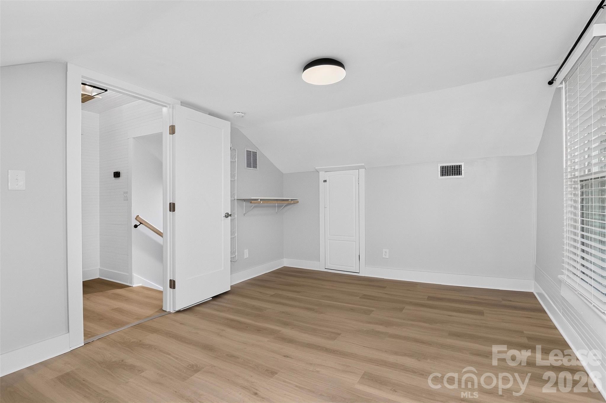 204 E Mcneely Avenue Property Photo 28