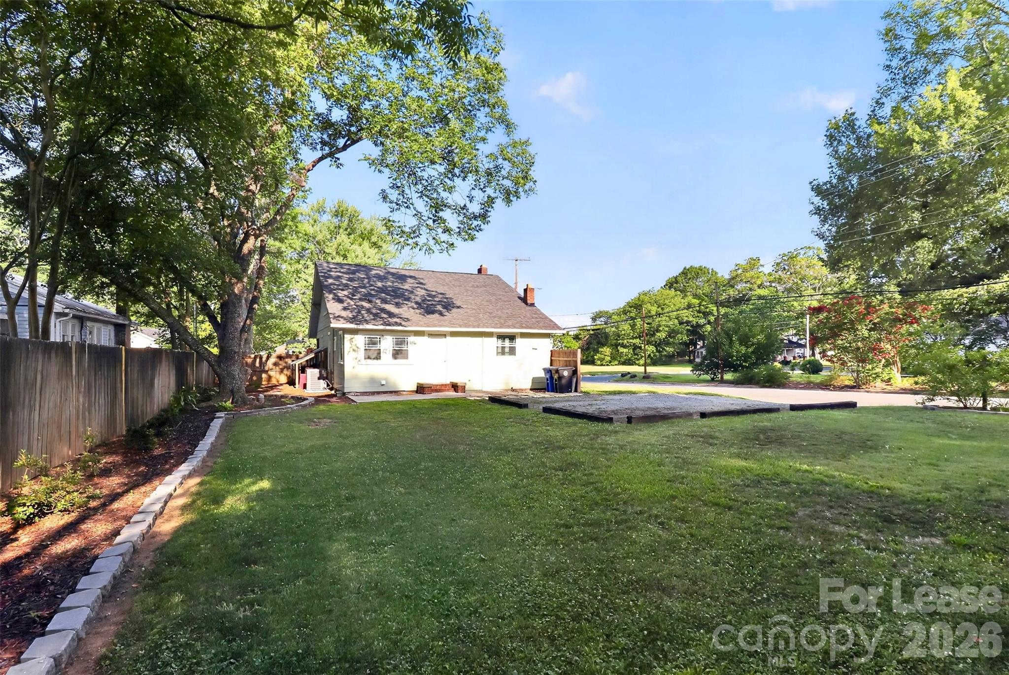 204 E Mcneely Avenue Property Photo 32