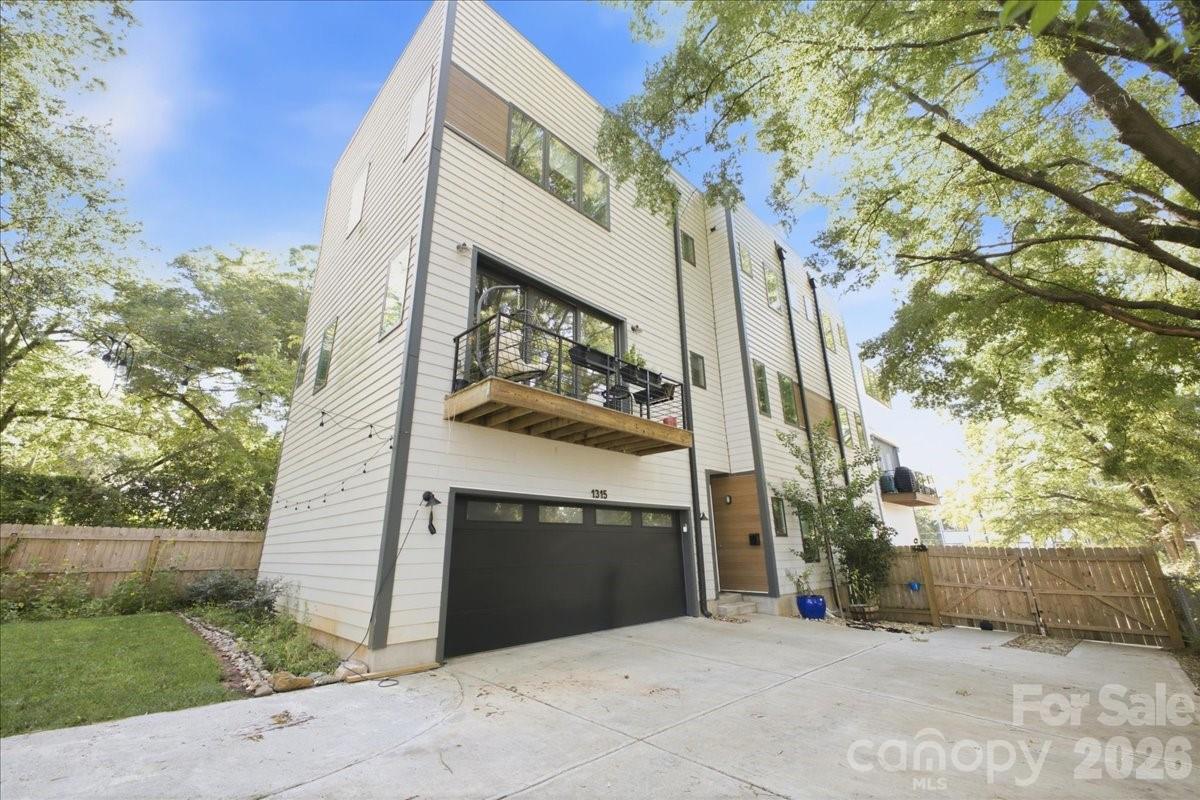 1315 N Davidson Street Property Photo 2