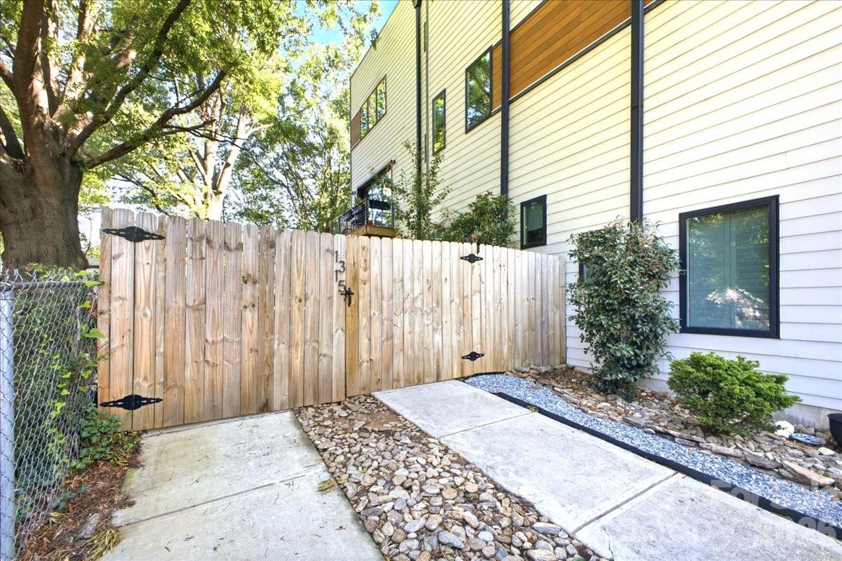 1315 N Davidson Street Property Photo 7