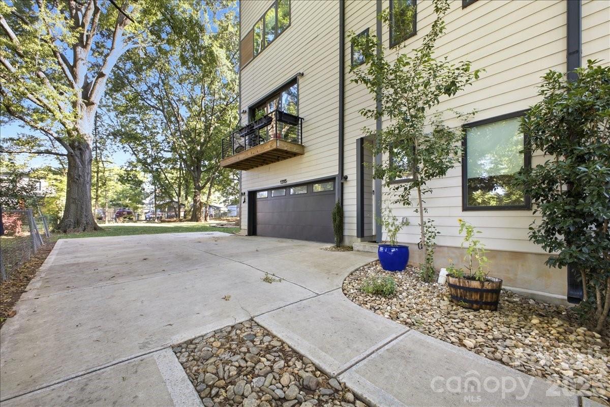 1315 N Davidson Street Property Photo 10