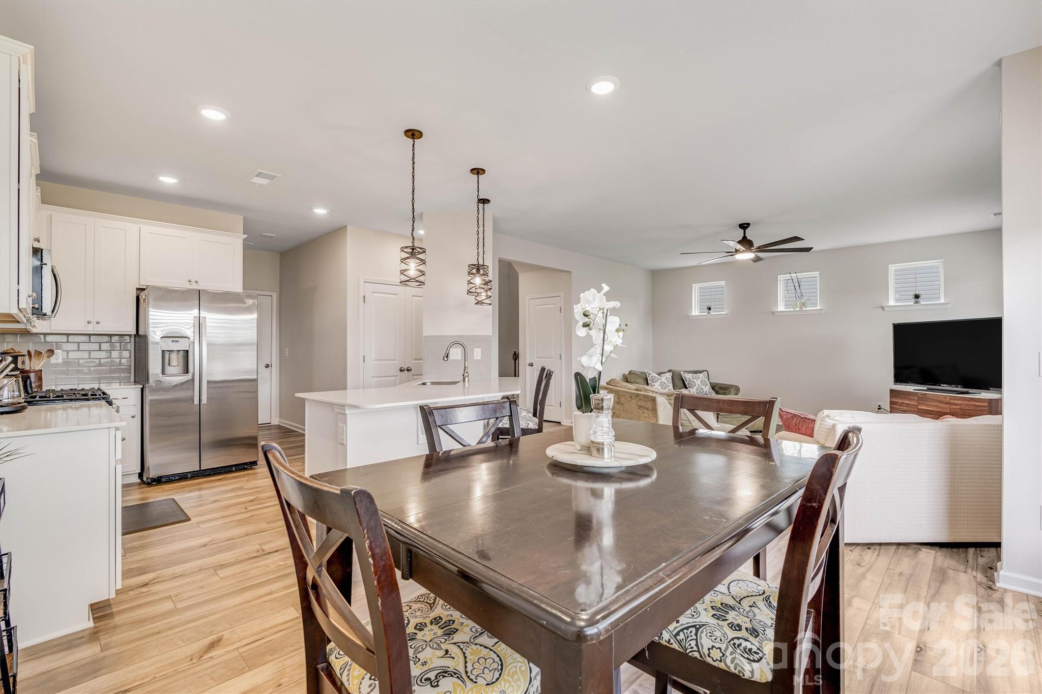 1926 Lowland Shade Court Property Photo 6