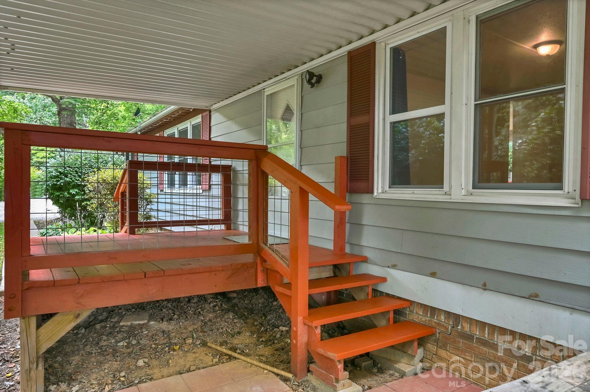 10 Canyon Cove Property Photo 2