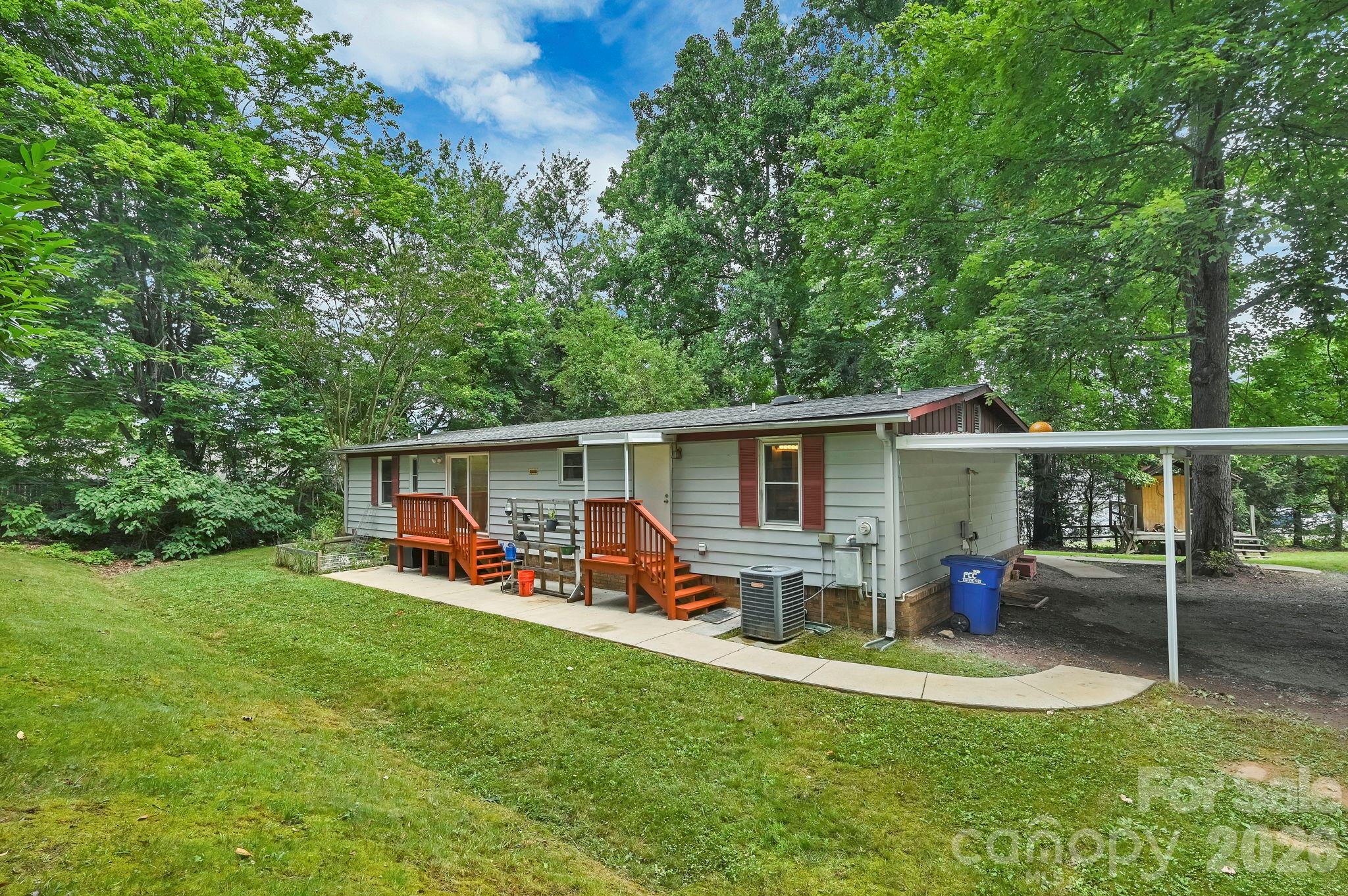 10 Canyon Cove Property Photo 3