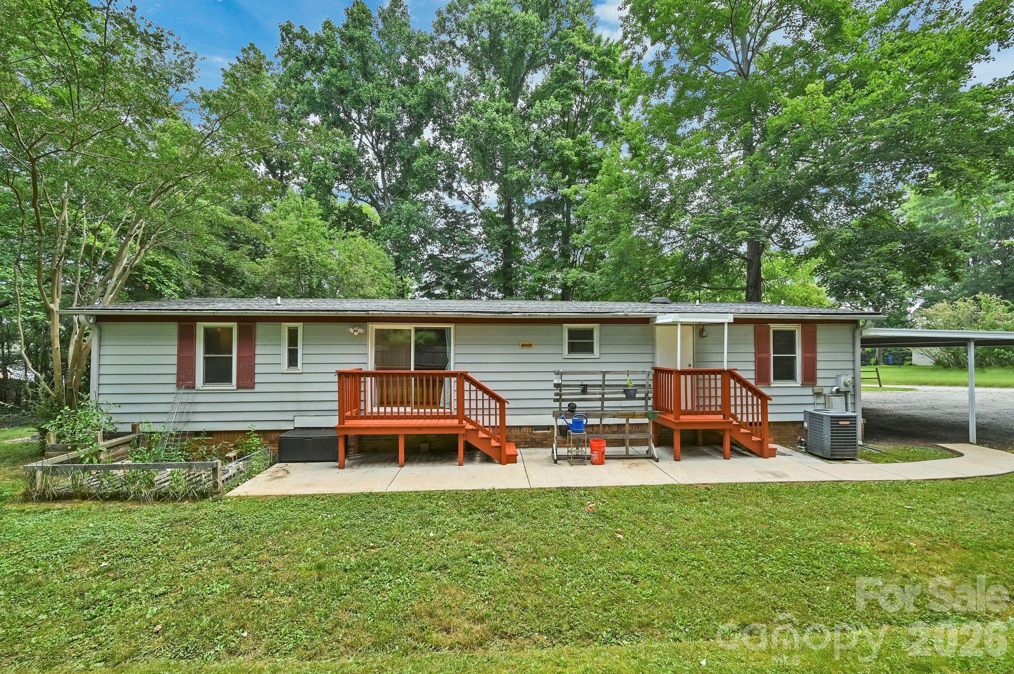 10 Canyon Cove Property Photo 4