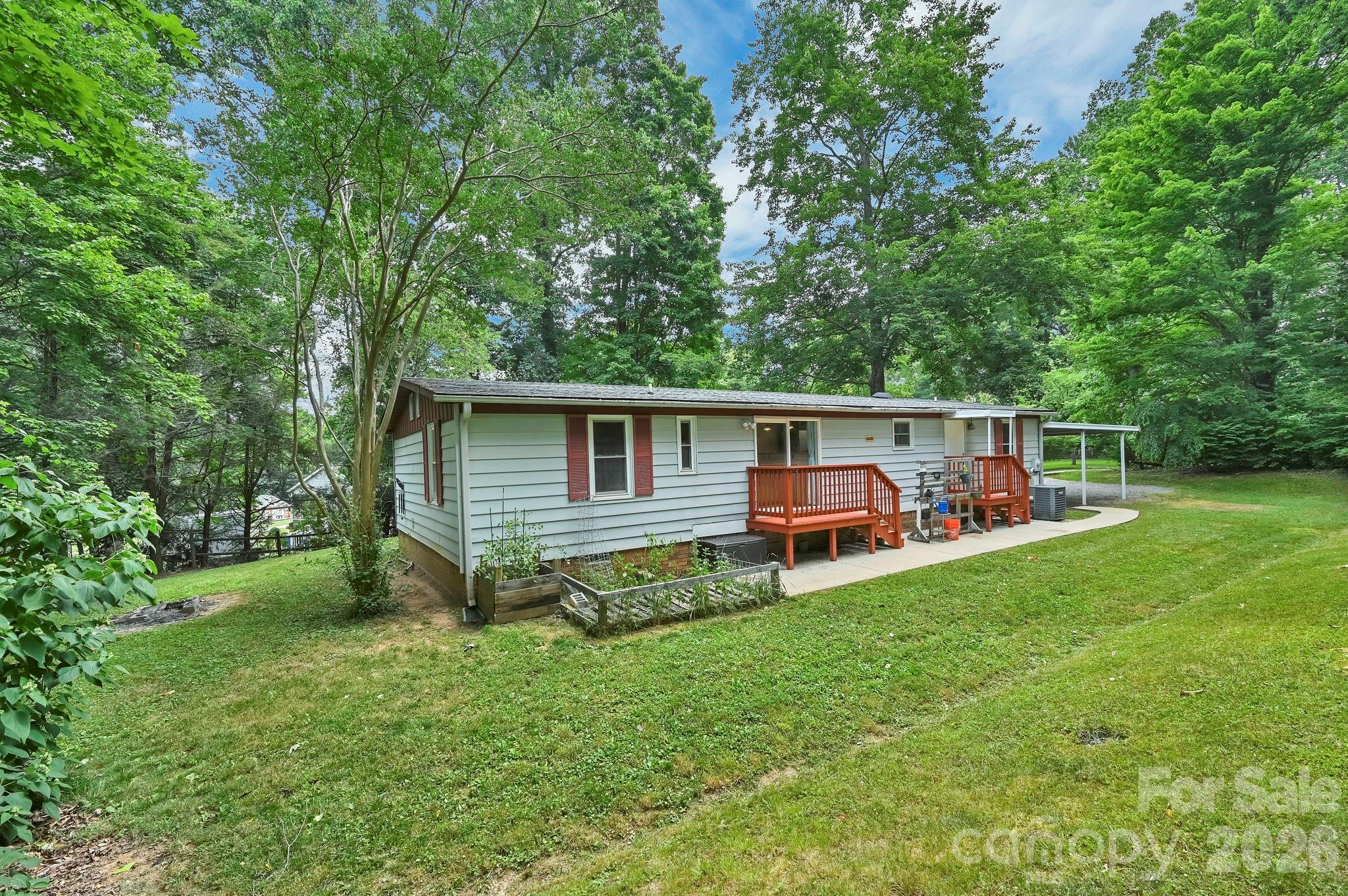 10 Canyon Cove Property Photo 5