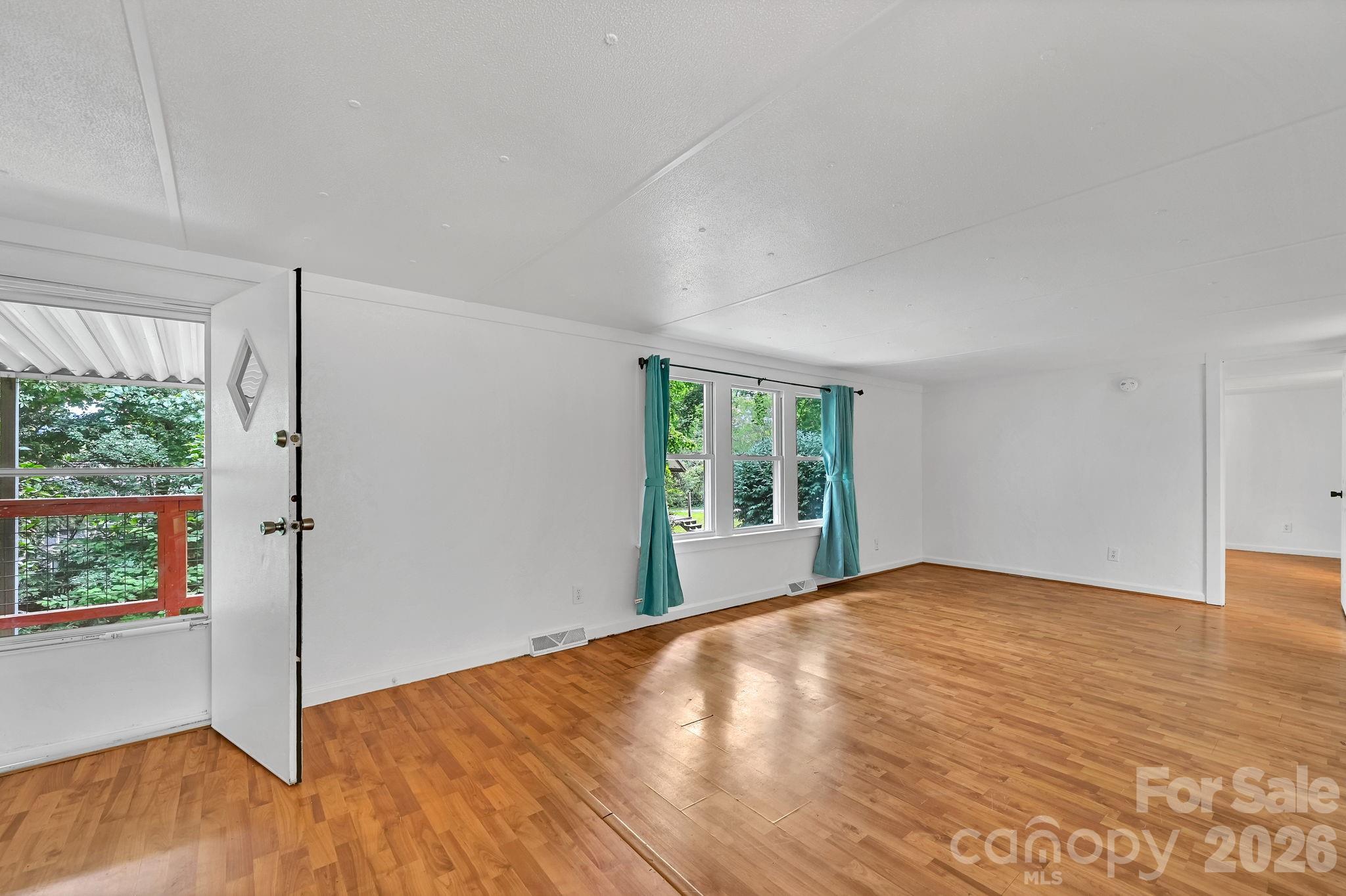 10 Canyon Cove Property Photo 6