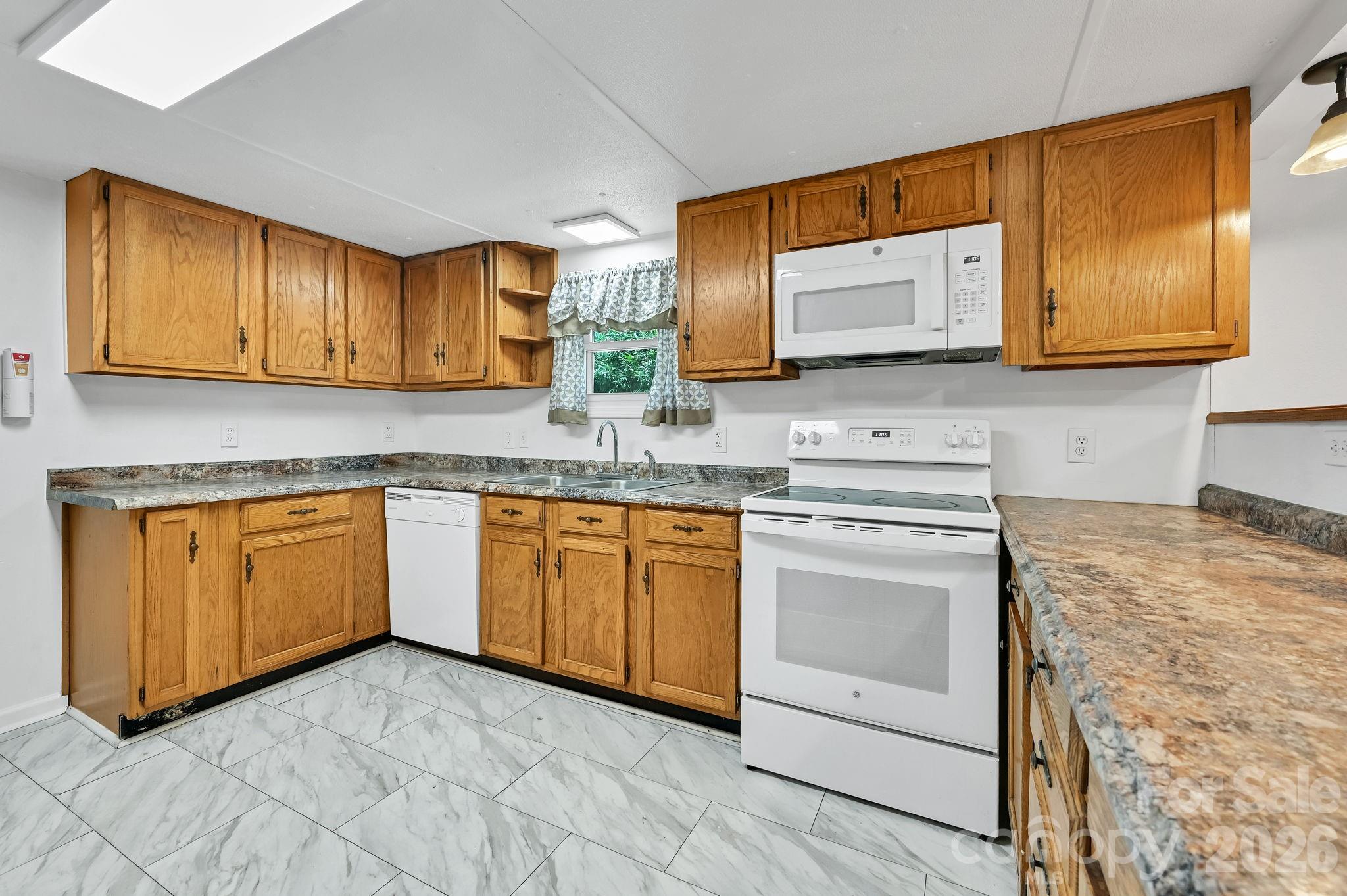 10 Canyon Cove Property Photo 12