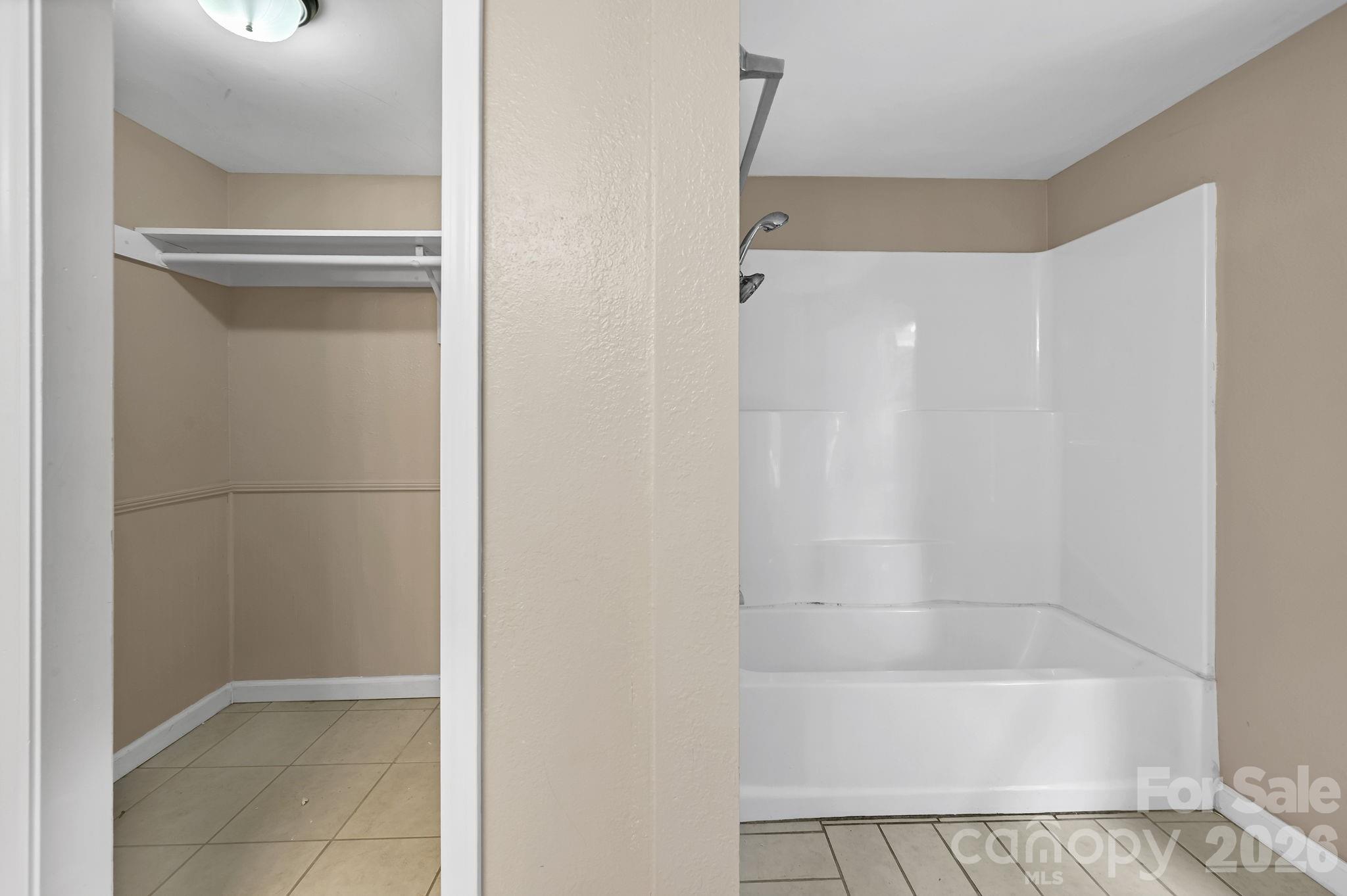 10 Canyon Cove Property Photo 17