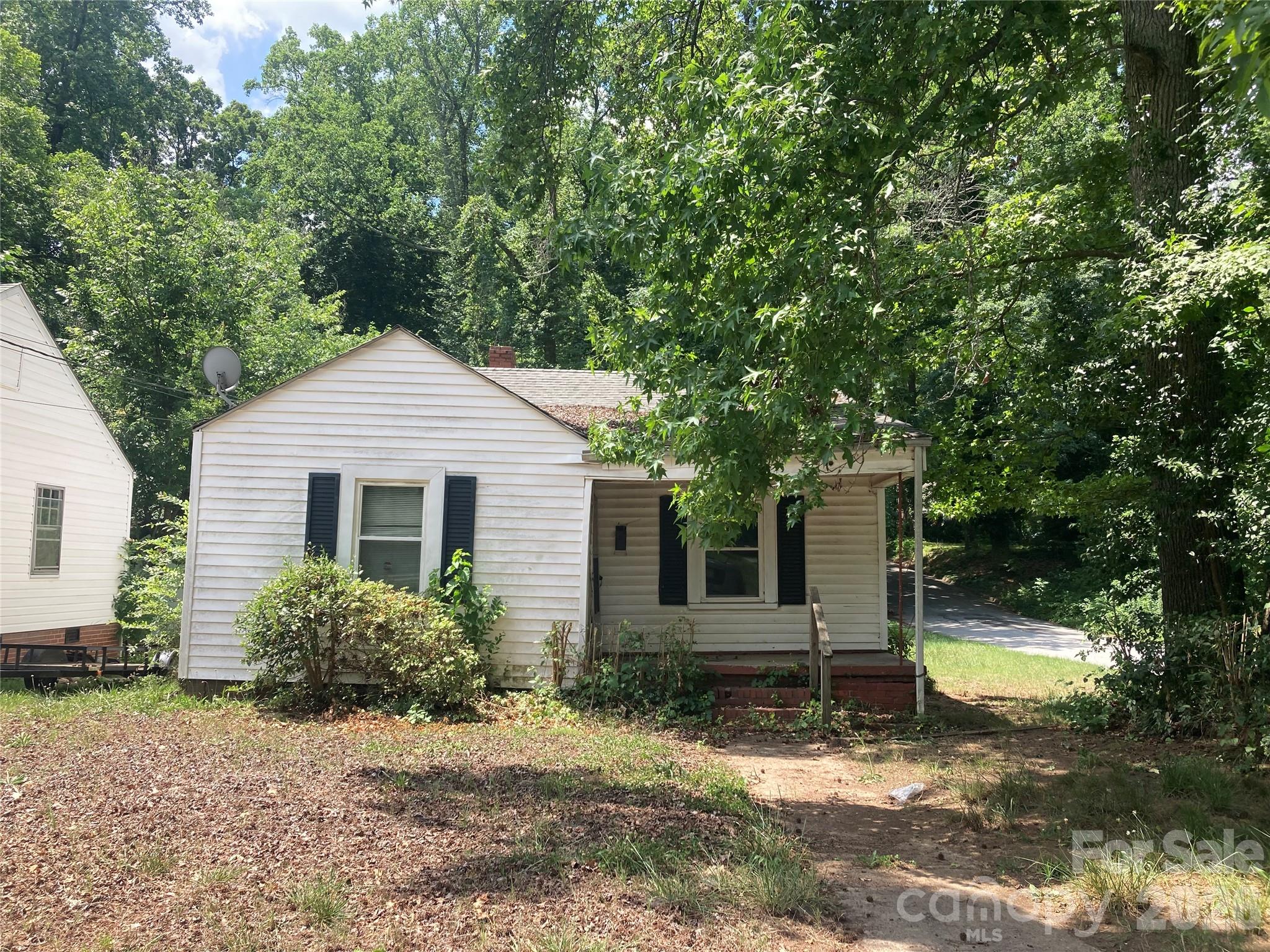 631 Elm Street Property Photo 1