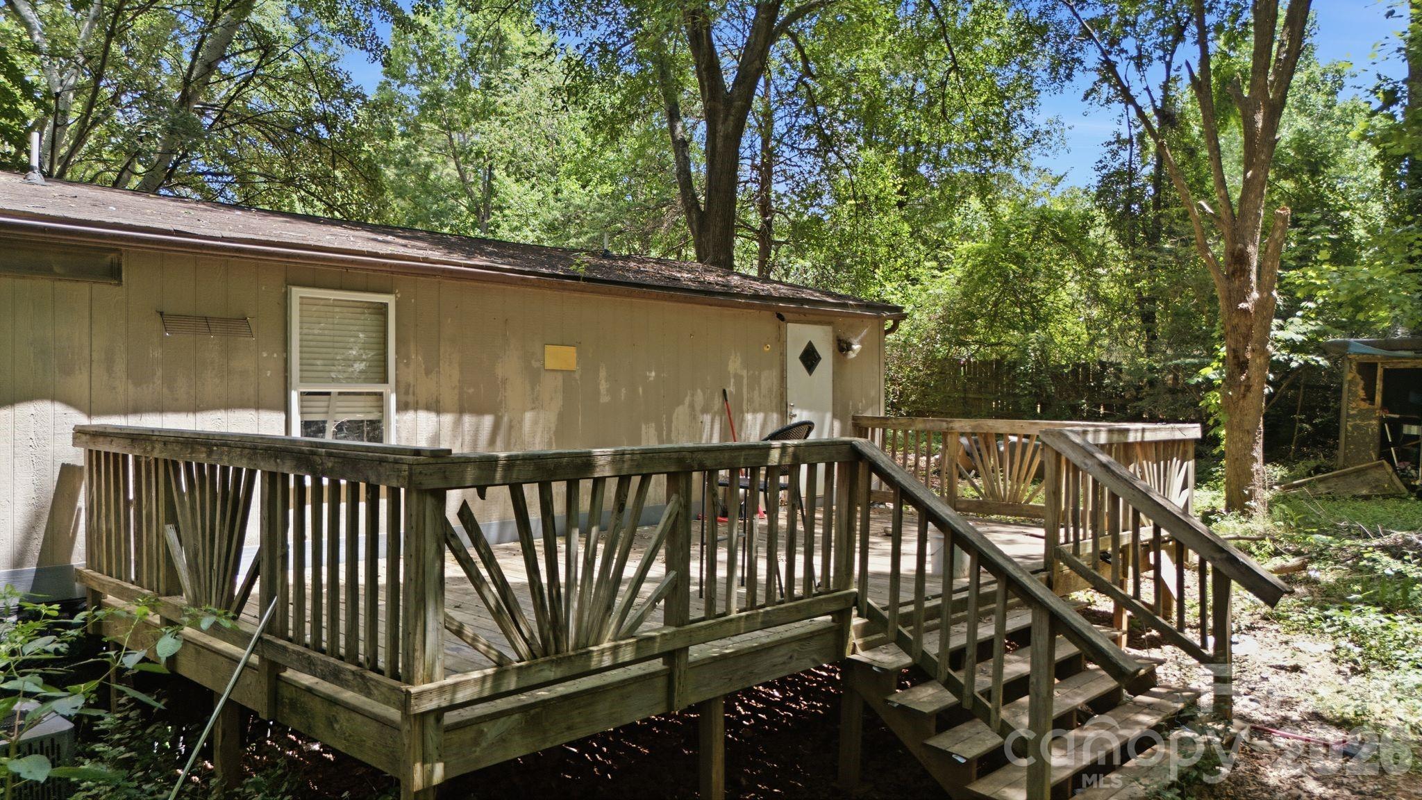 7826 Hickory Creek Drive Property Photo 4