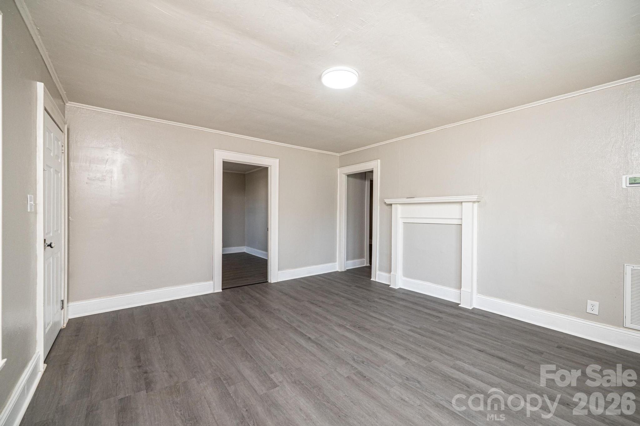 423 N Davis Avenue Property Photo 10