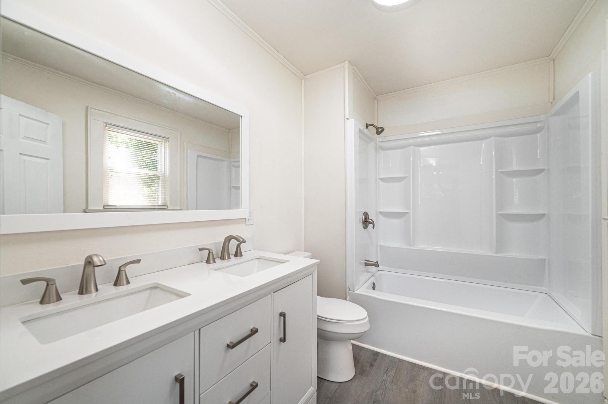 423 N Davis Avenue Property Photo 16