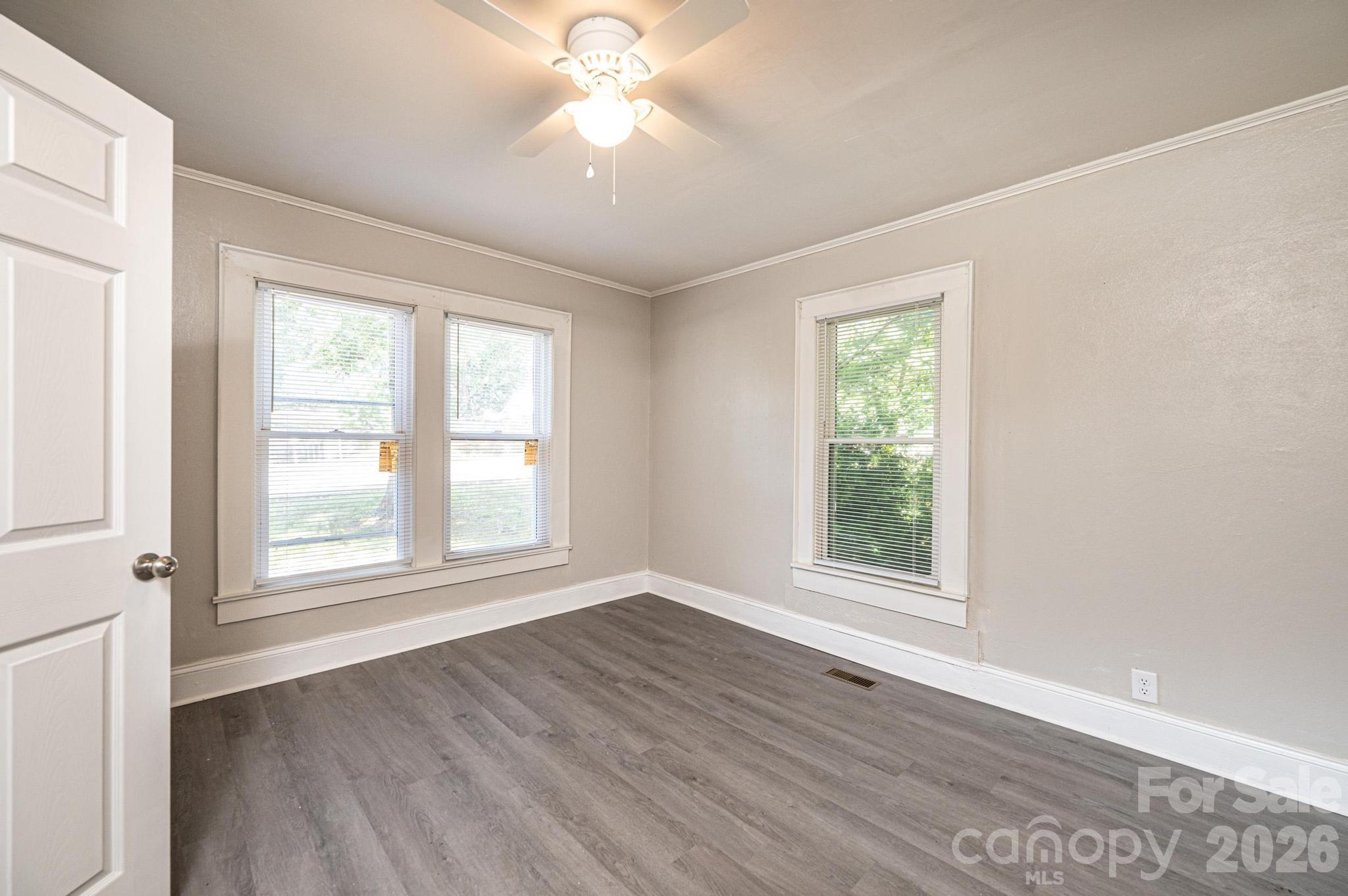 423 N Davis Avenue Property Photo 19