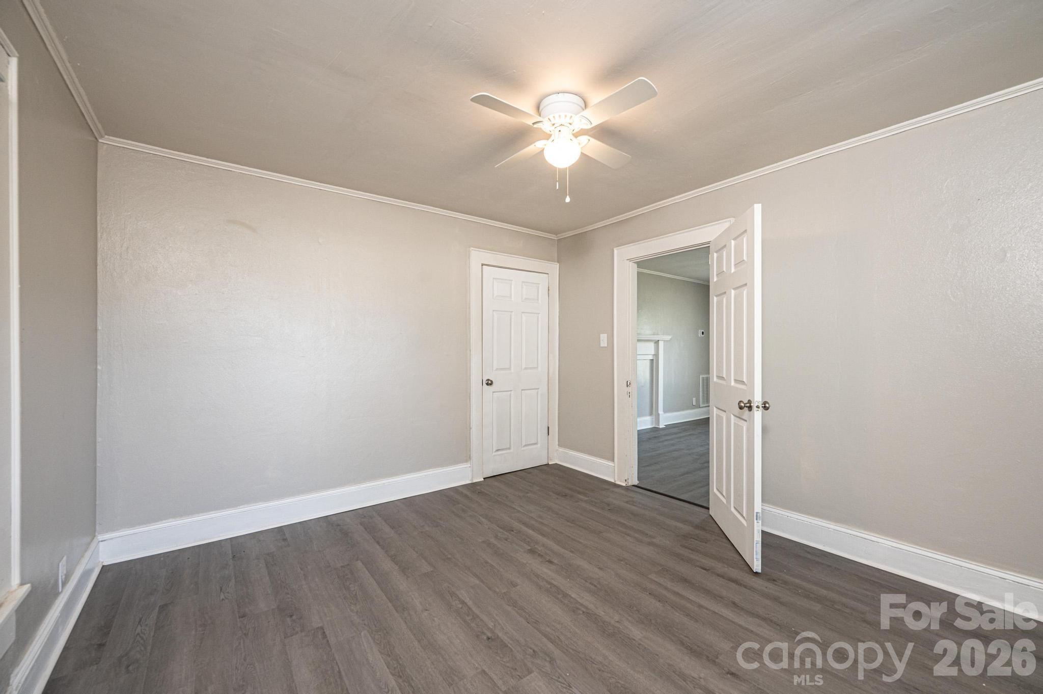 423 N Davis Avenue Property Photo 20