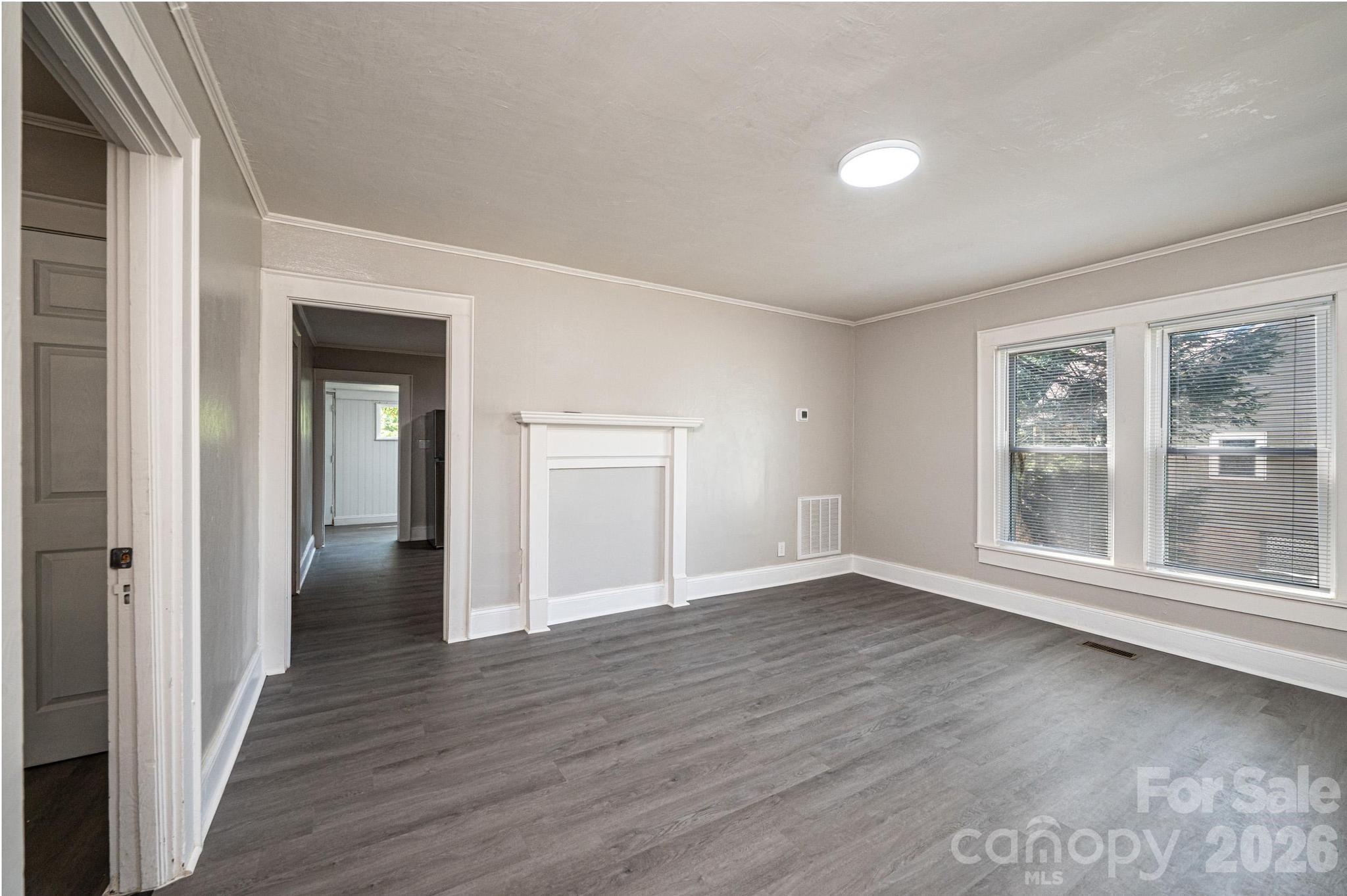 423 N Davis Avenue Property Photo 21