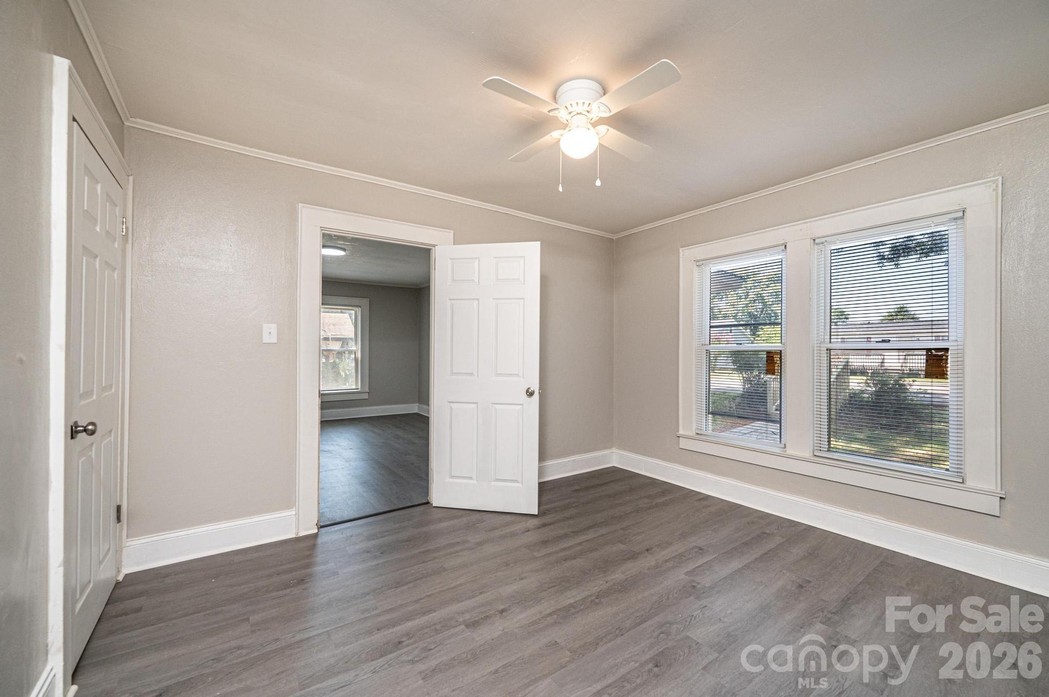 423 N Davis Avenue Property Photo 24
