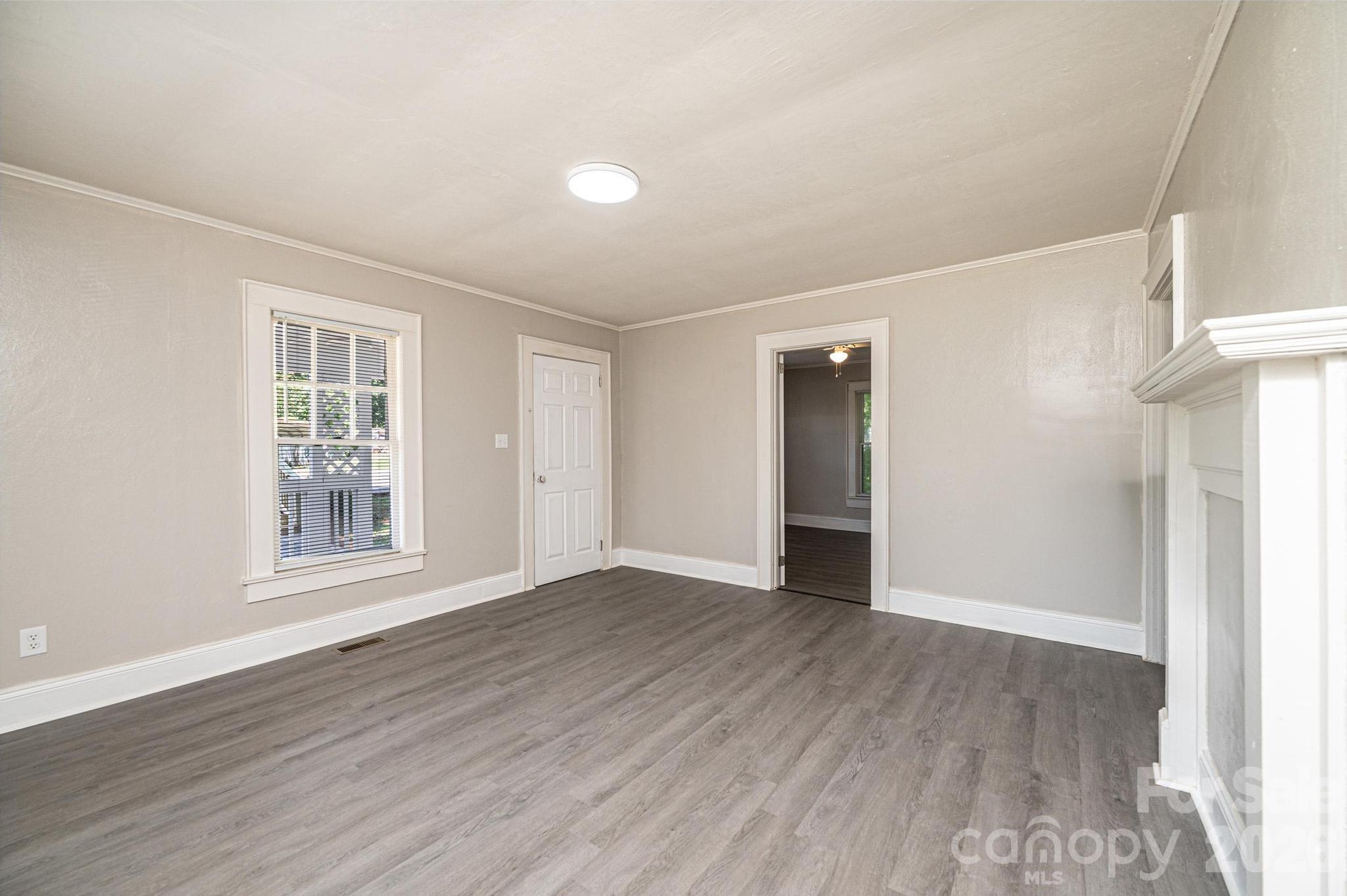 423 N Davis Avenue Property Photo 25