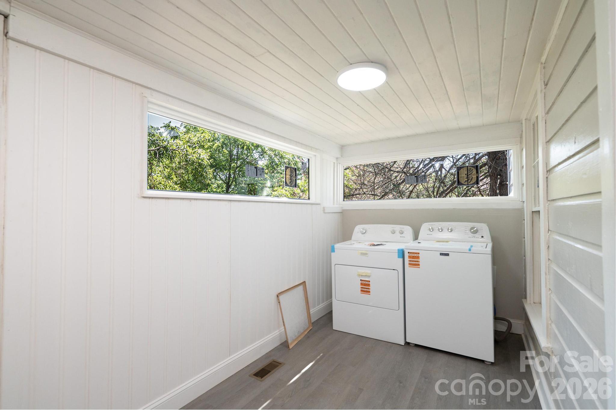 423 N Davis Avenue Property Photo 27