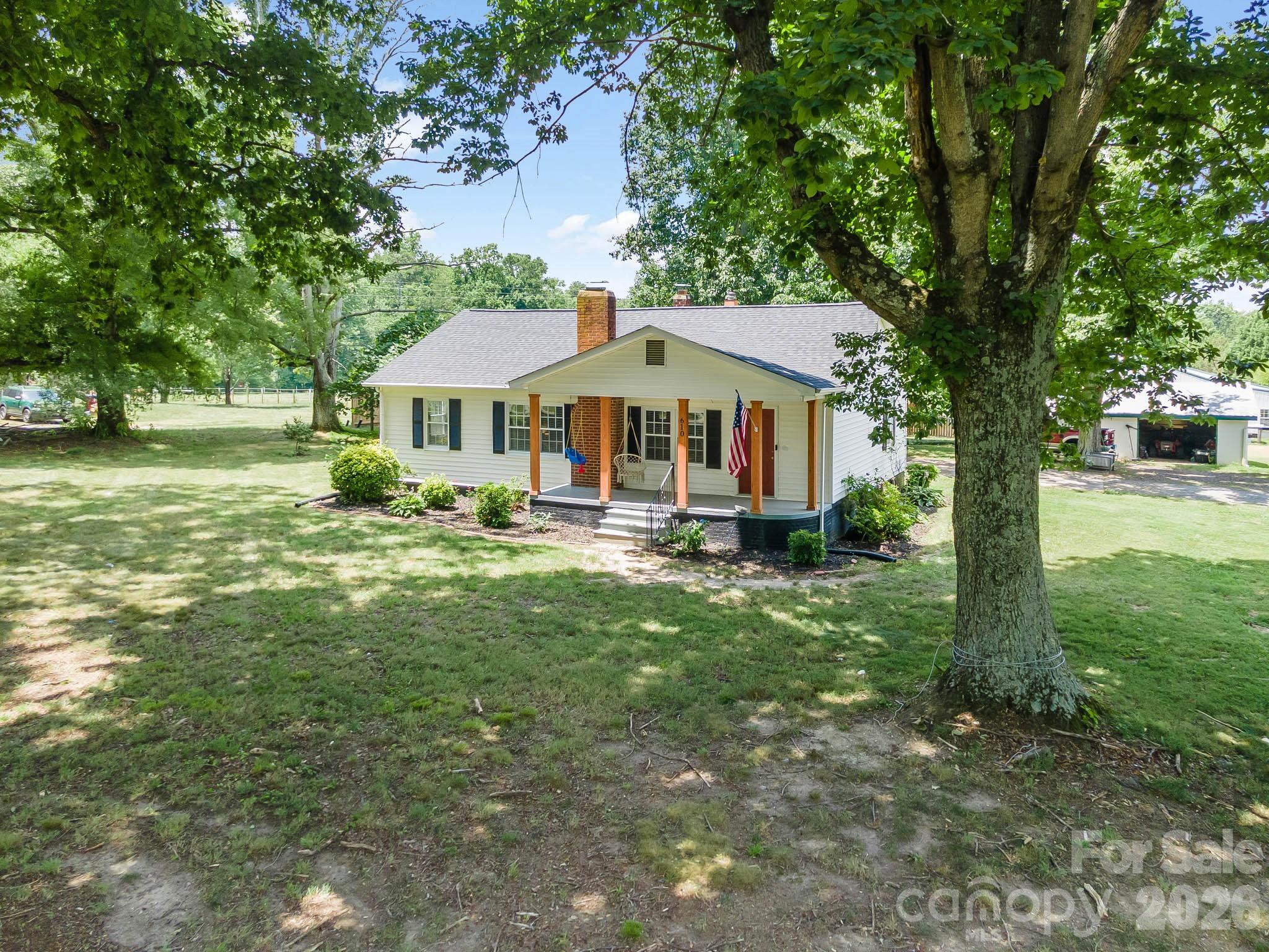 610 Helton Road Property Photo 1
