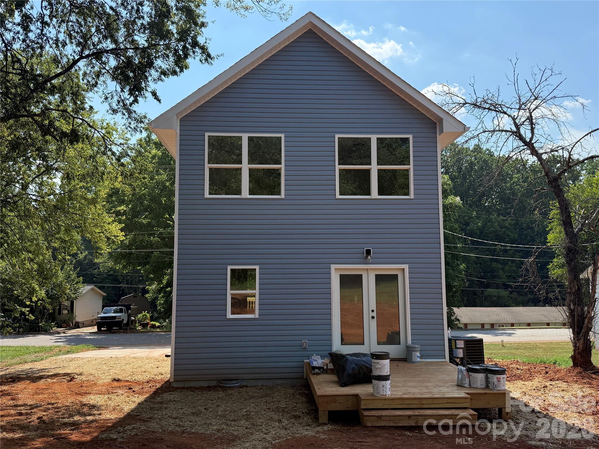 227 S Caldwell Avenue Property Photo 4