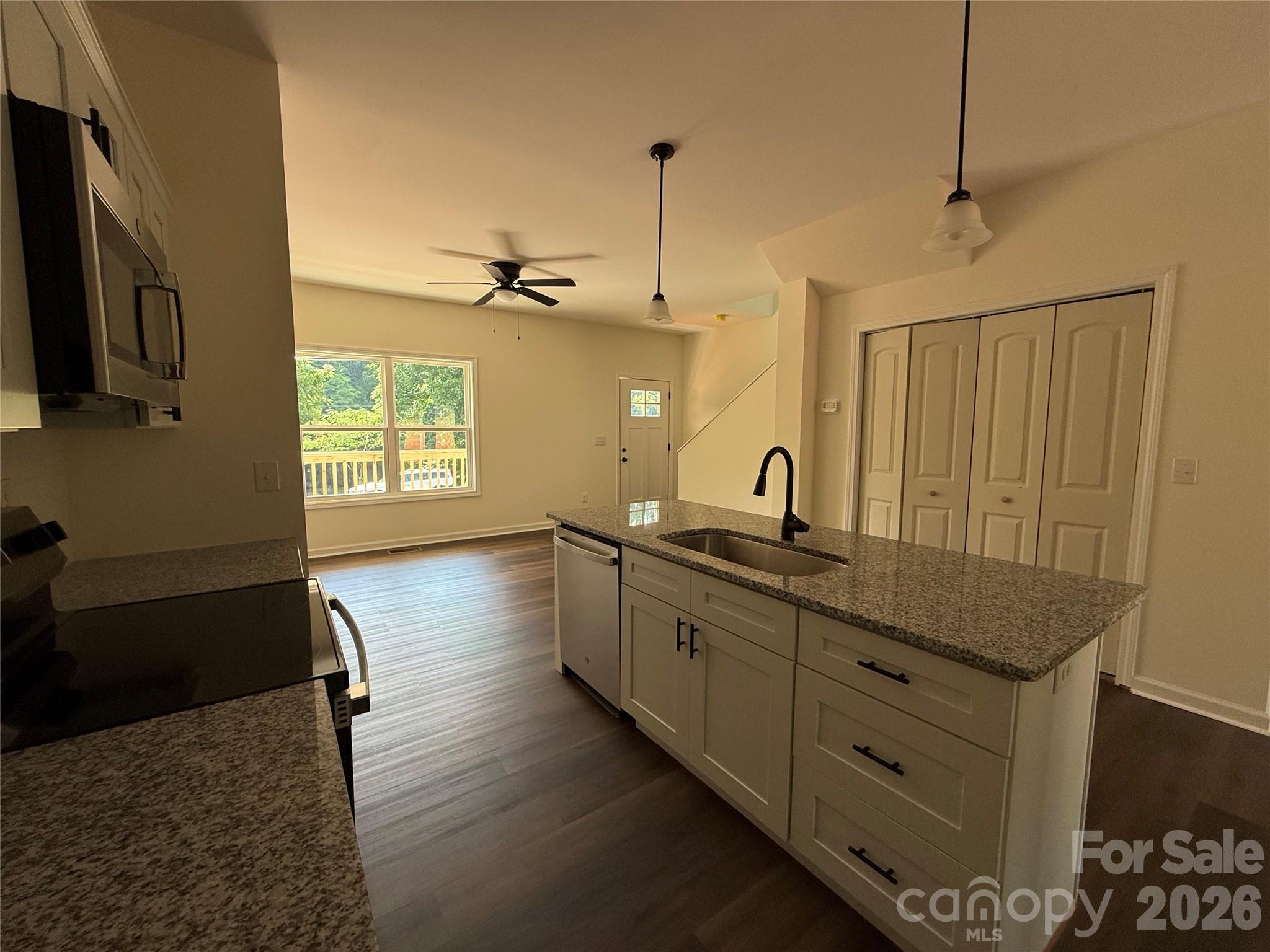 227 S Caldwell Avenue Property Photo 9