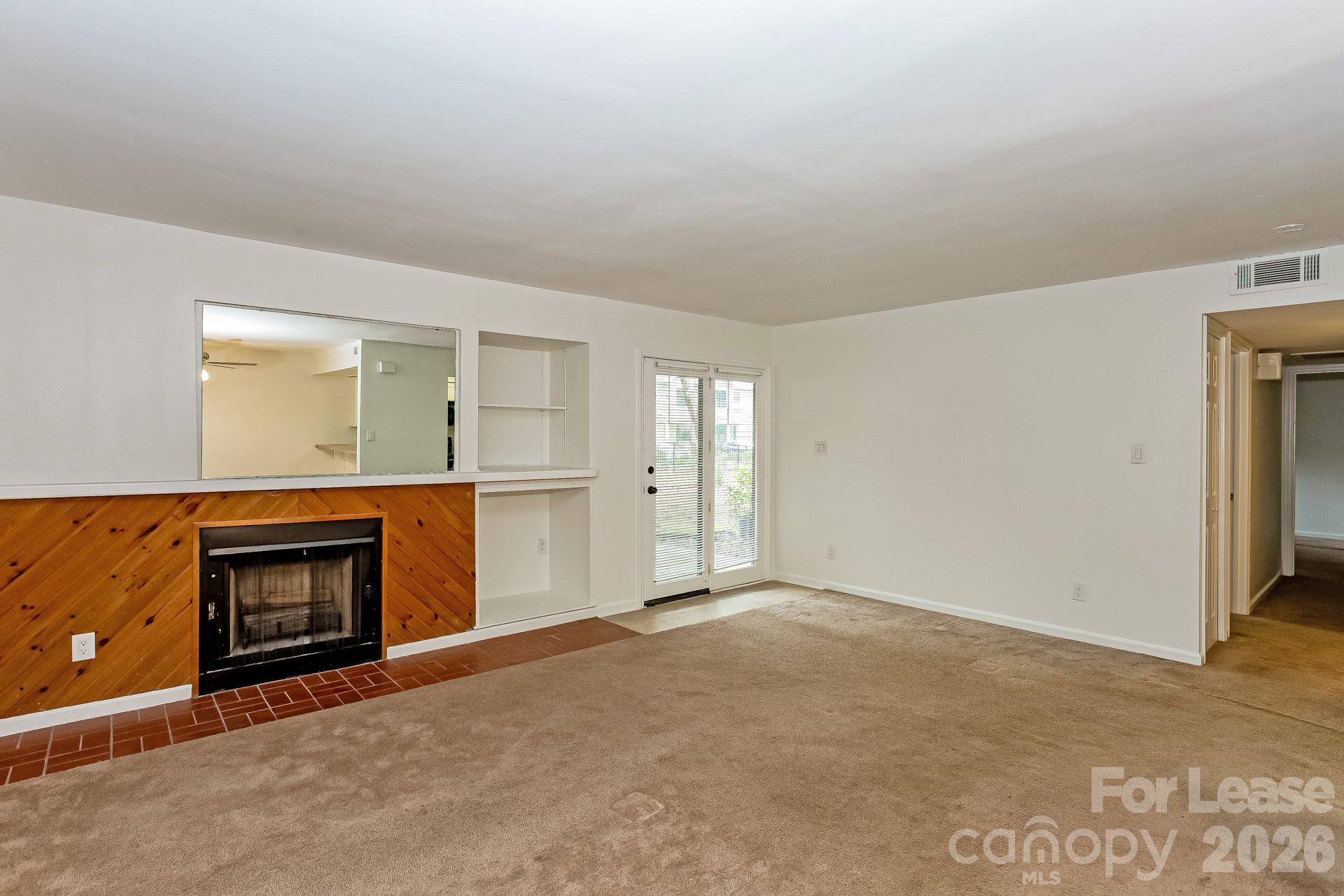 1832 J Julian Lane D Property Photo 4