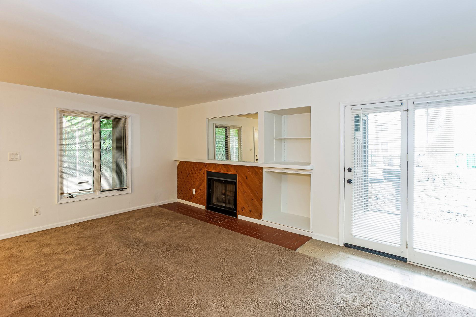 1832 J Julian Lane D Property Photo 5