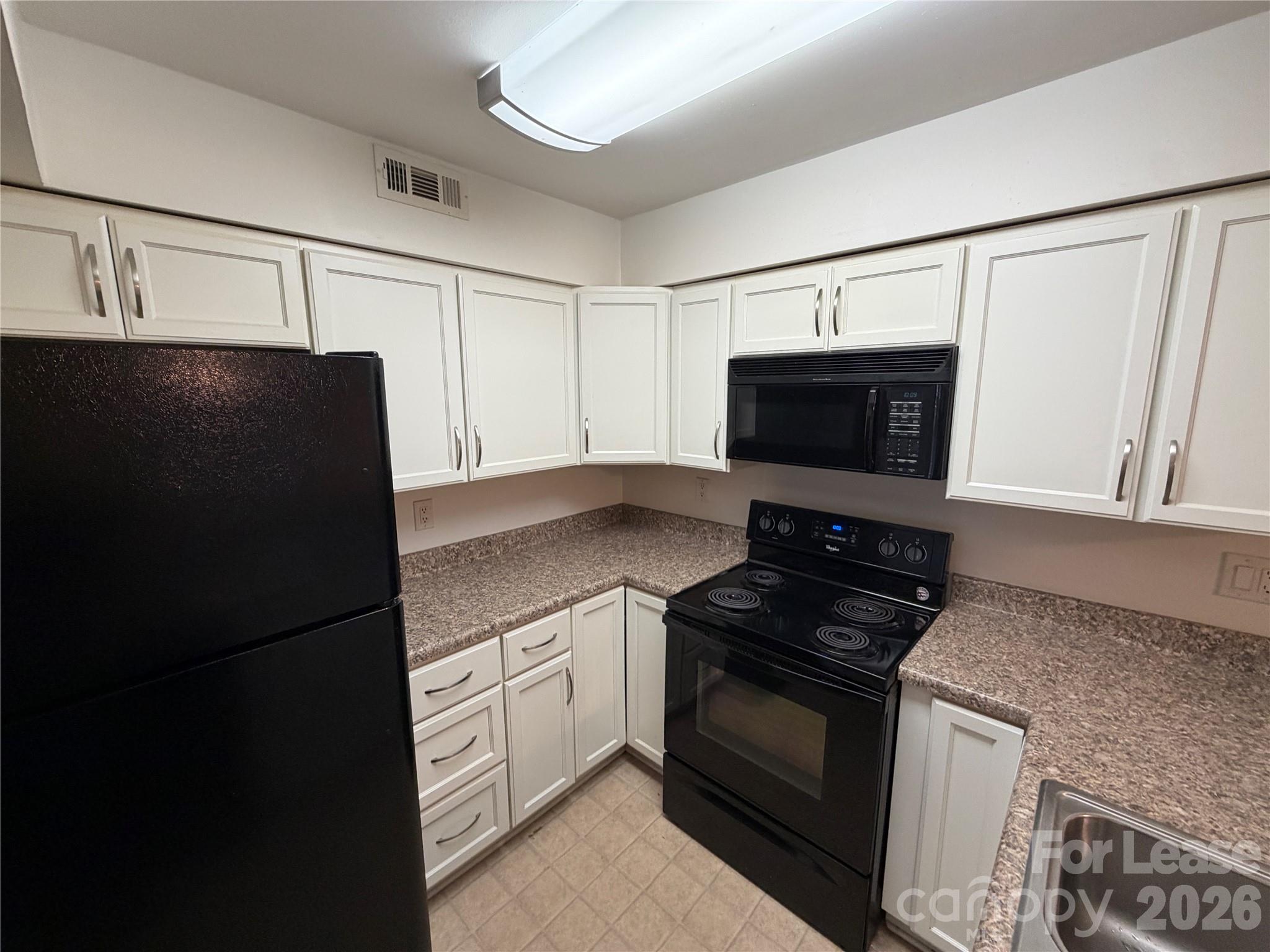 1832 J Julian Lane D Property Photo 7