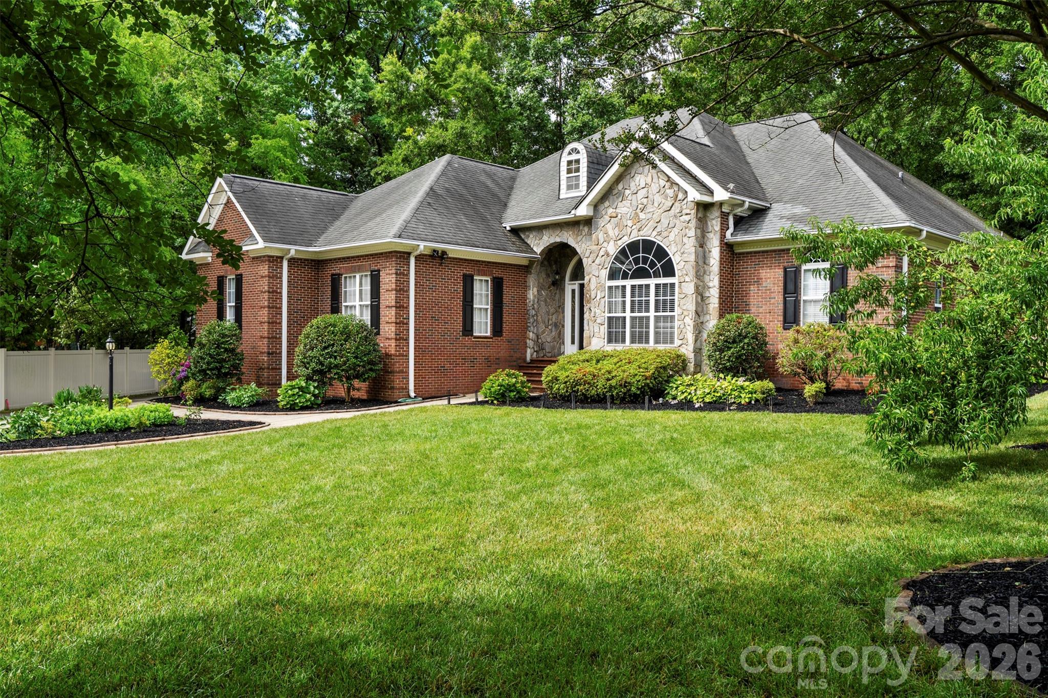 3003 Rochester Court Property Photo 2