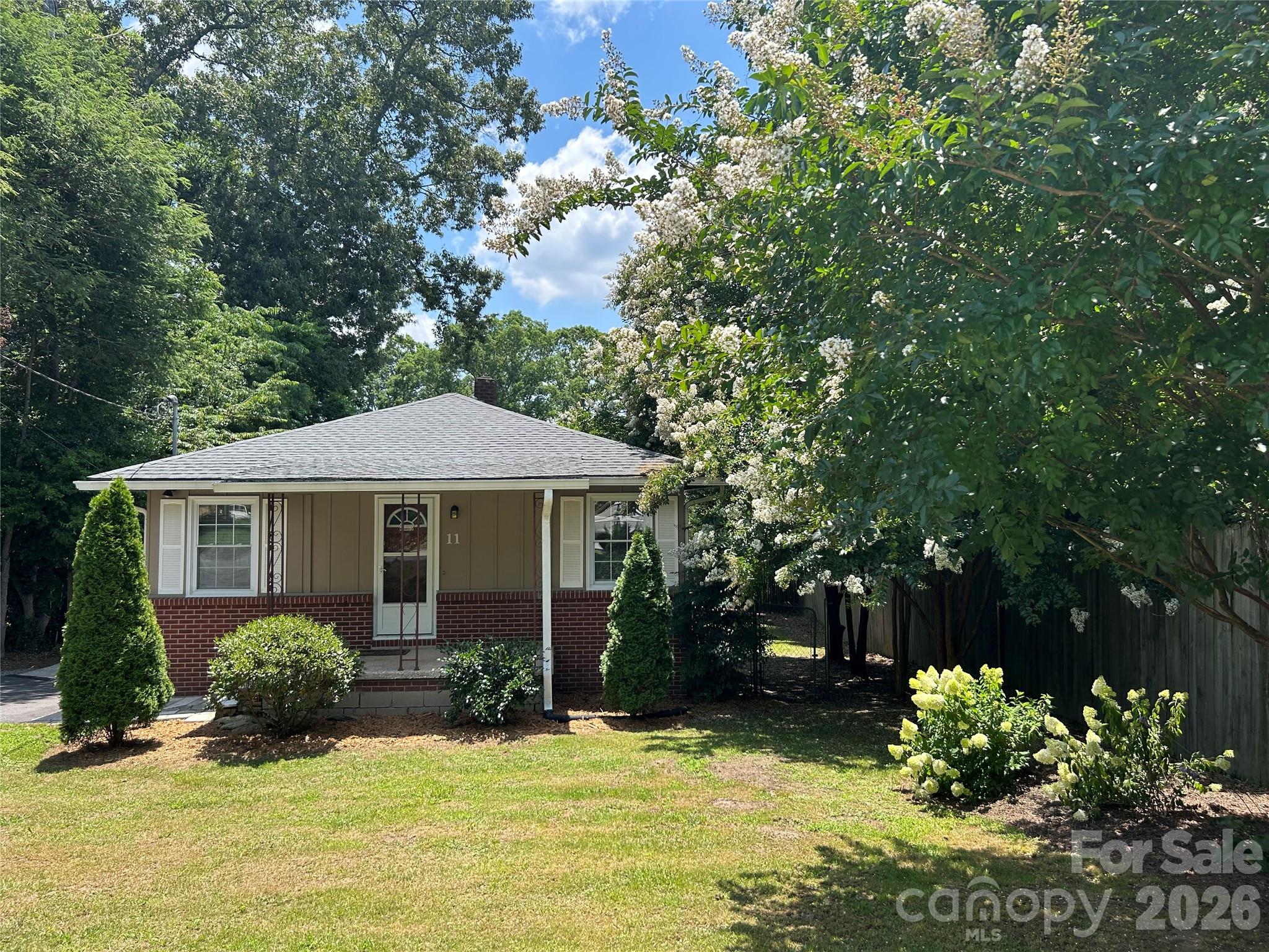 11 Mountain Road Property Photo 1