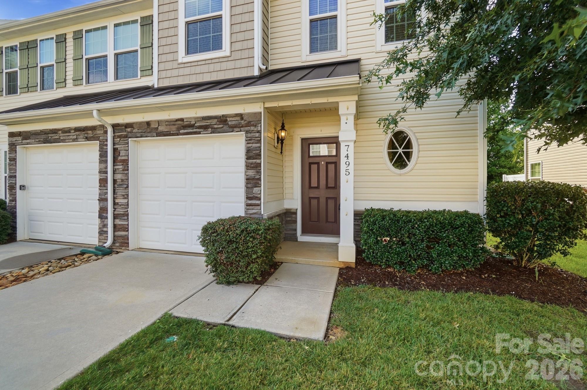 7495 Red Mulberry Way Property Photo 5